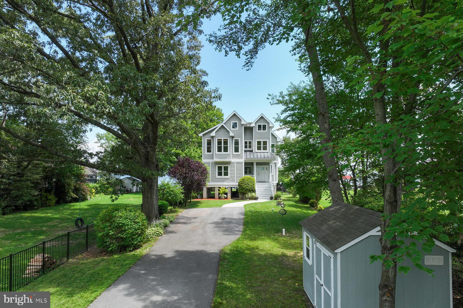 PARADISE BEACH - Residential