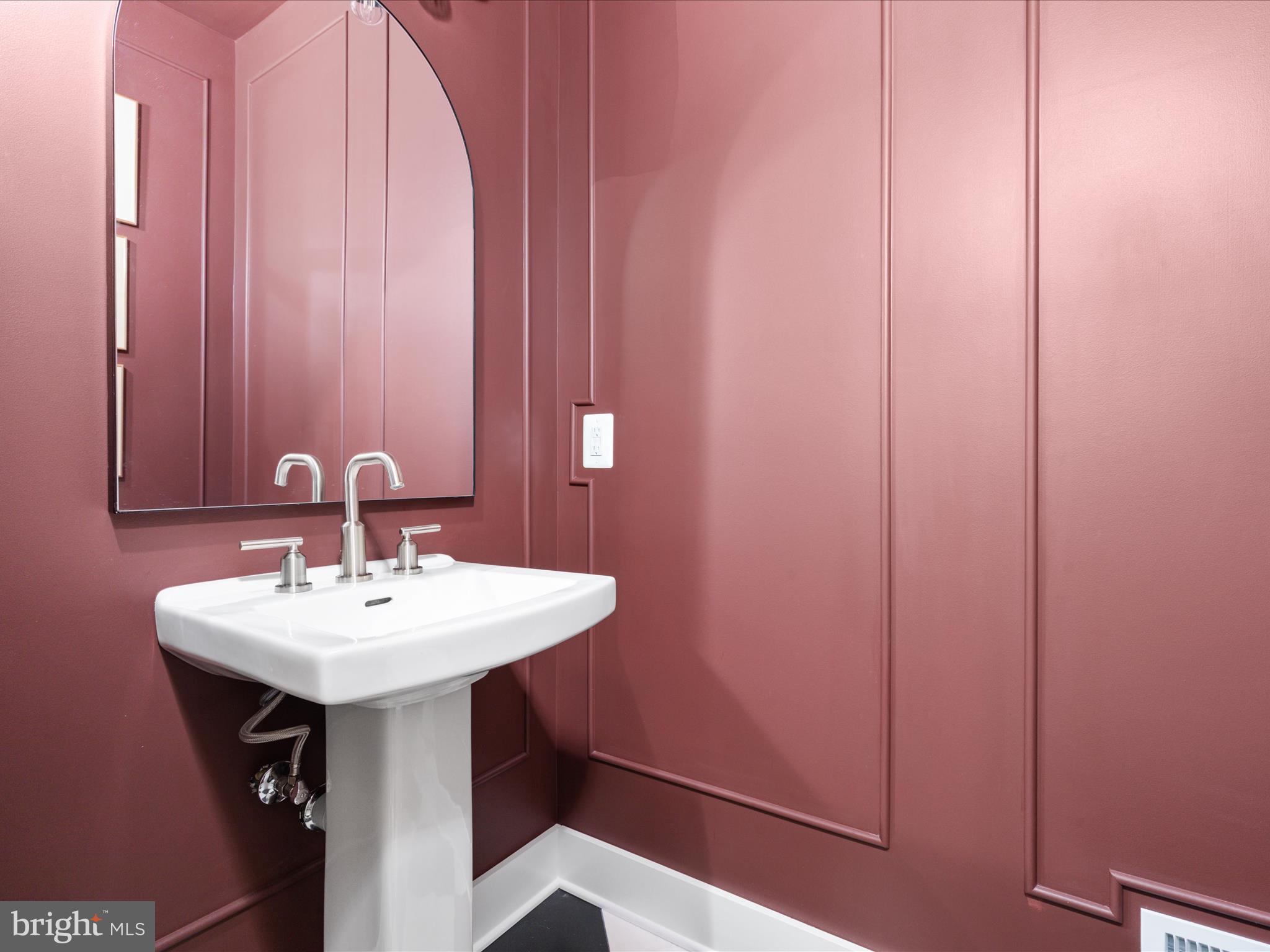 MOUNTAIN BROOK - Residential