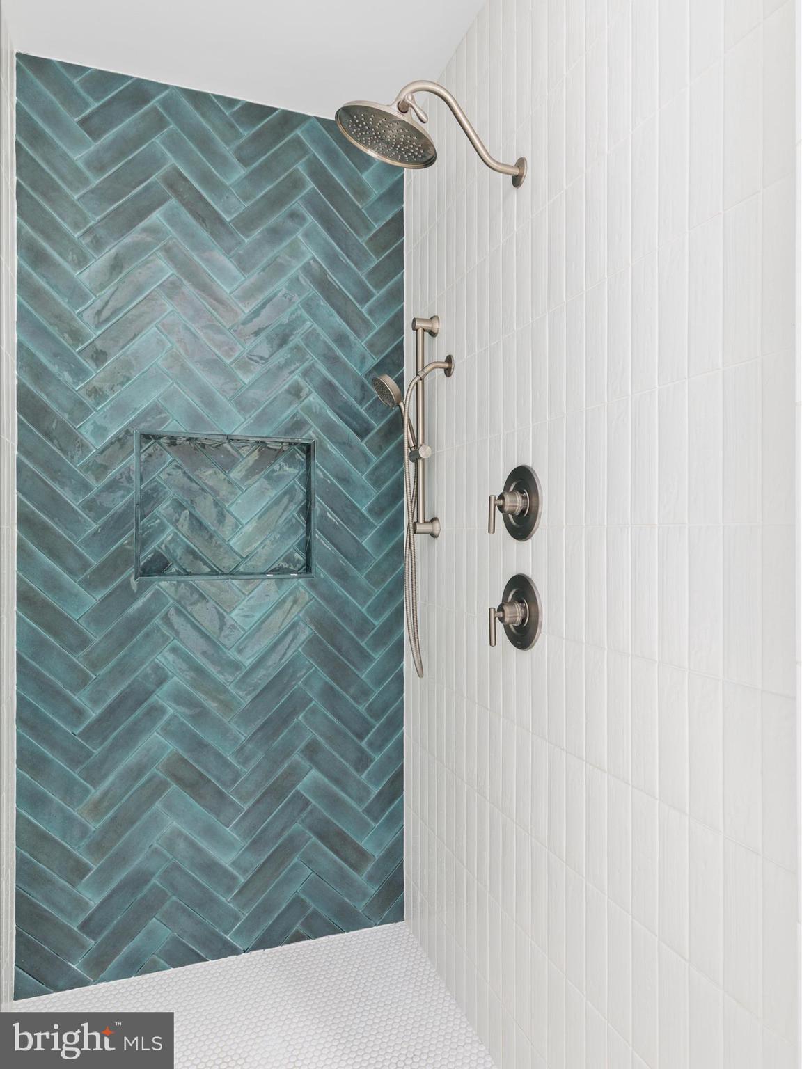 MOUNTAIN BROOK - Residential