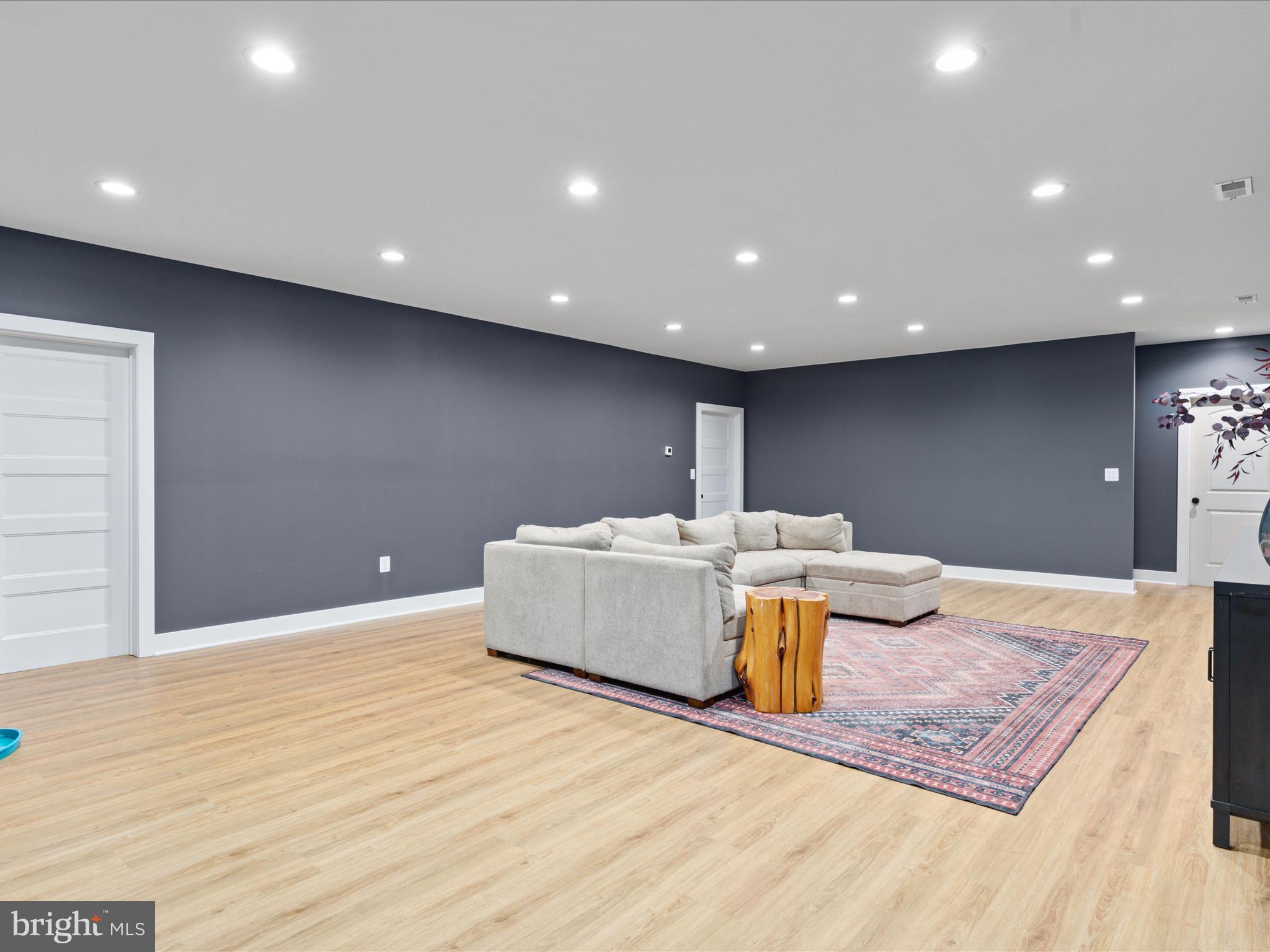 MOUNTAIN BROOK - Residential