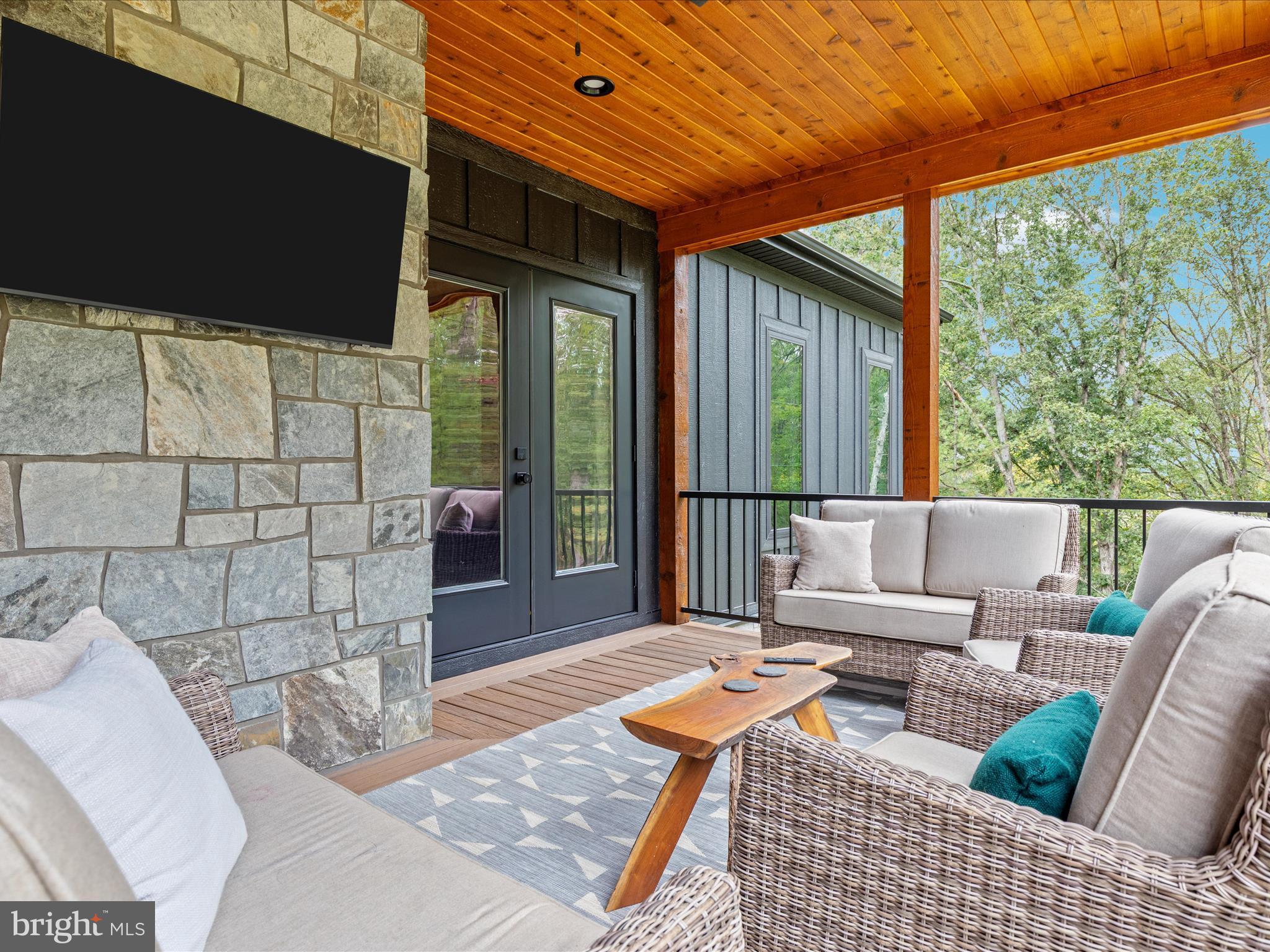 MOUNTAIN BROOK - Residential