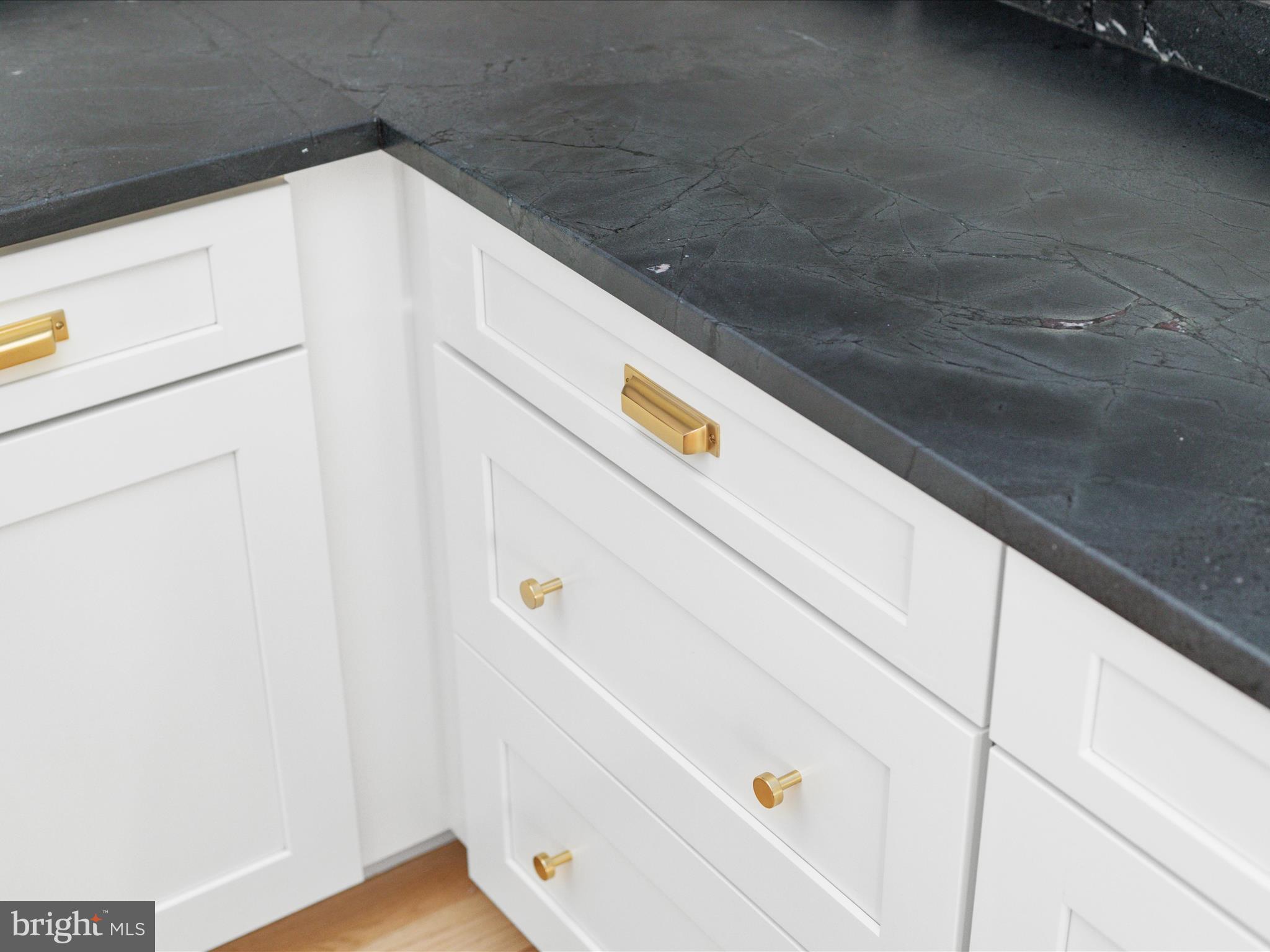 MOUNTAIN BROOK - Residential