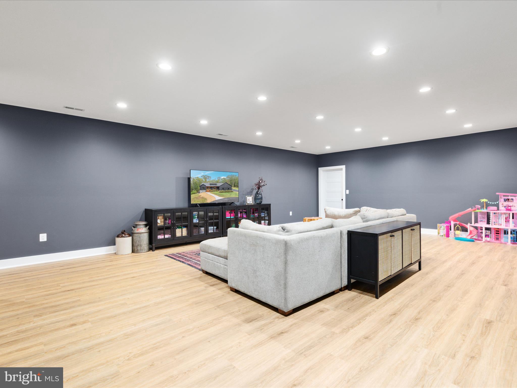 MOUNTAIN BROOK - Residential