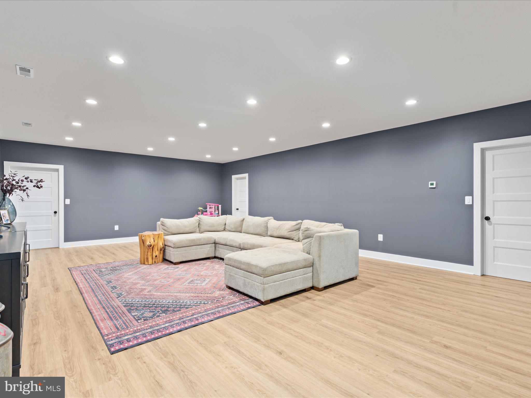 MOUNTAIN BROOK - Residential