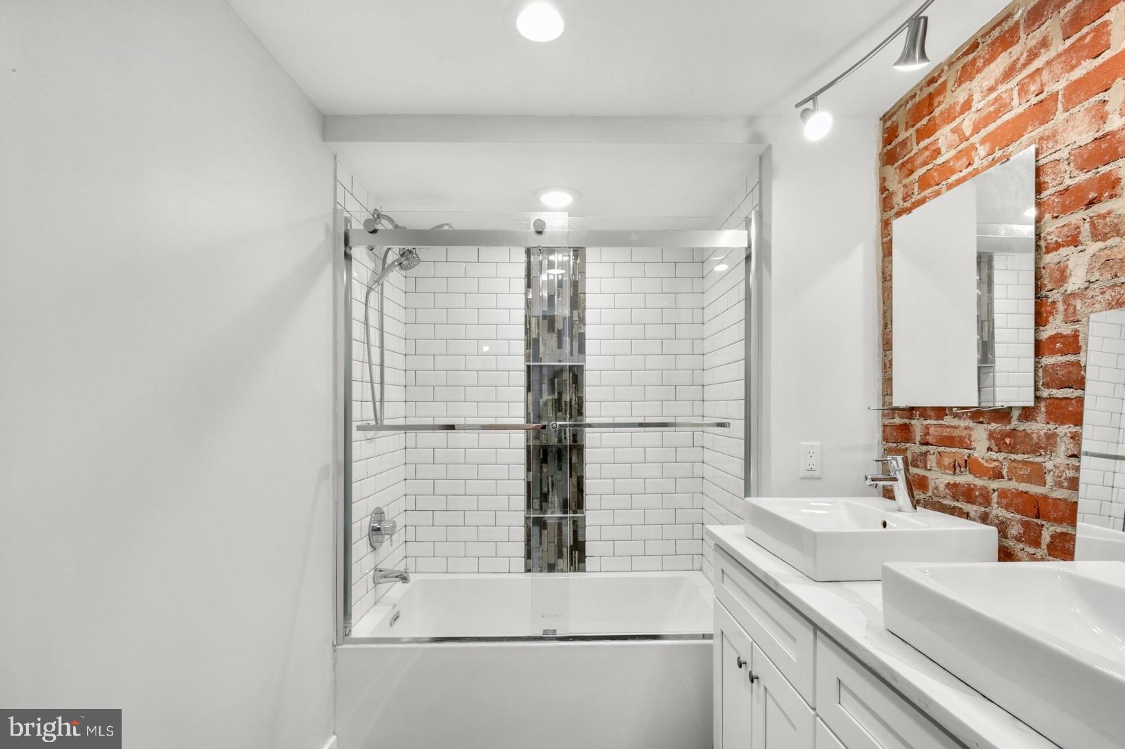 FISHTOWN - Residential Lease