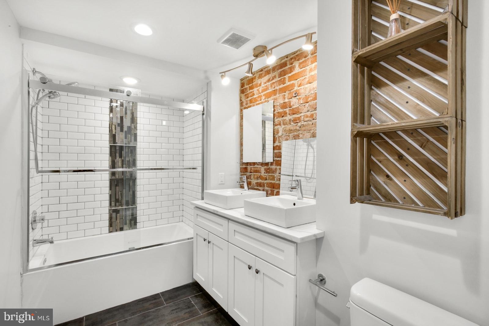 FISHTOWN - Residential Lease