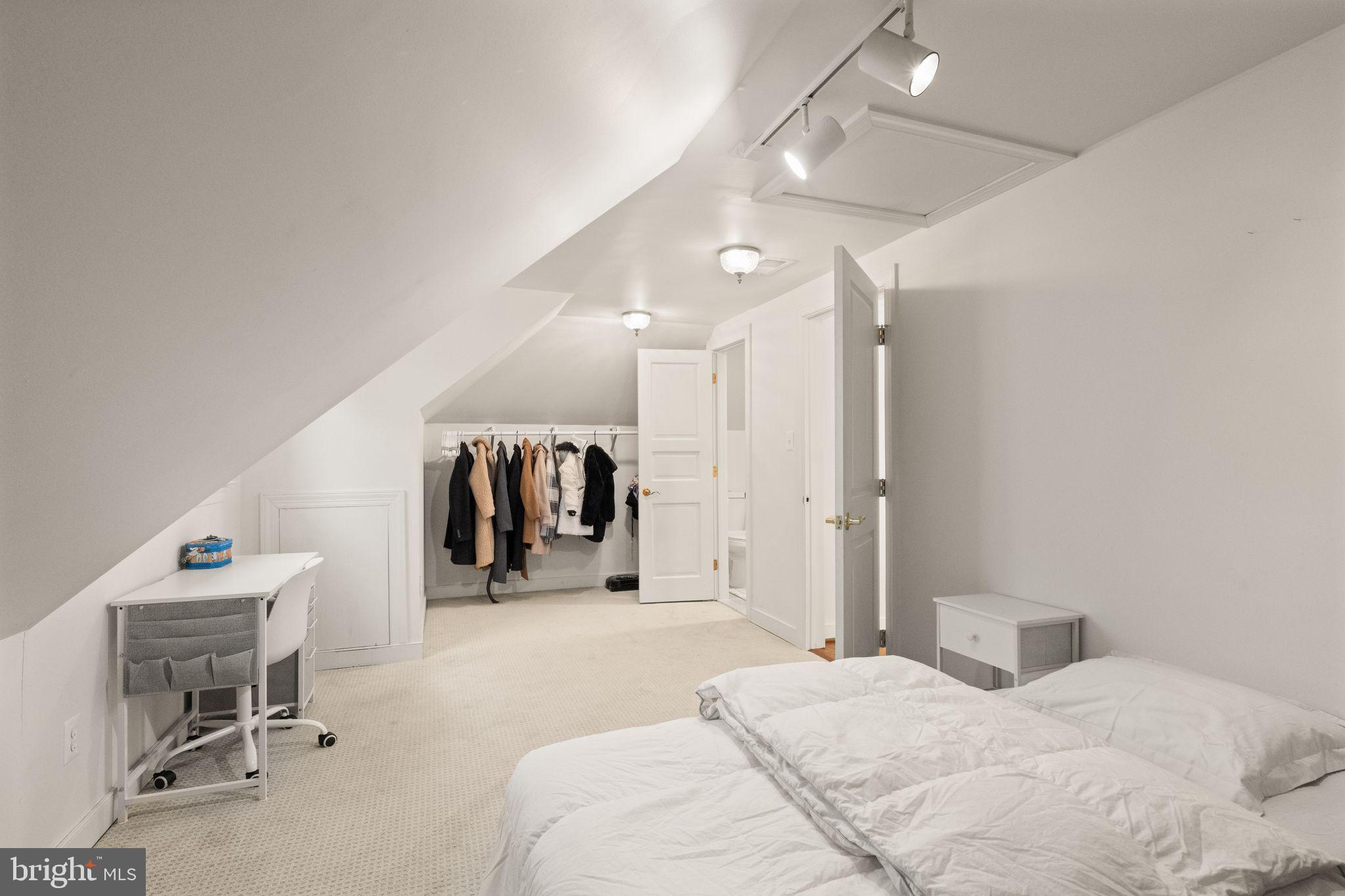 ARLINGWOOD - Residential