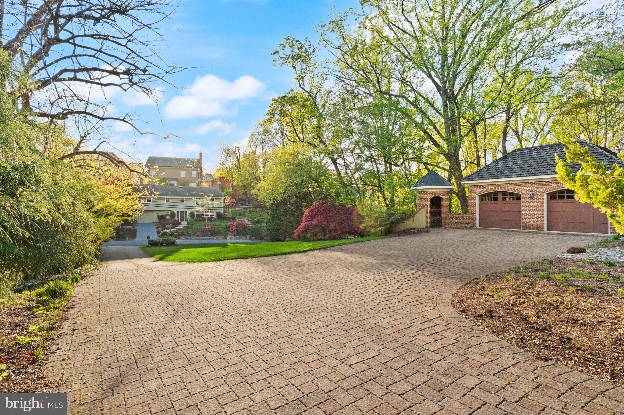 ARLINGWOOD - Residential