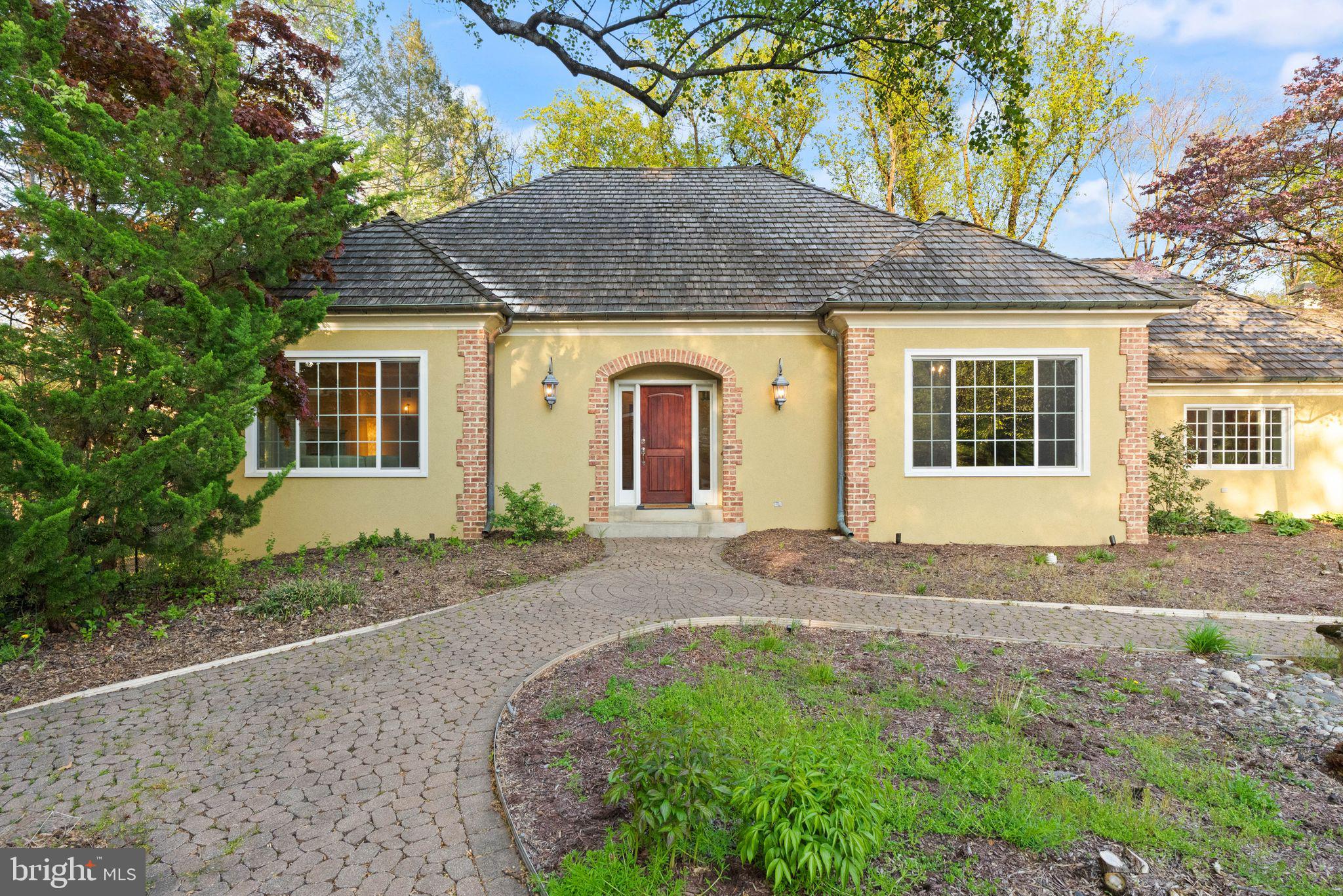 ARLINGWOOD - Residential