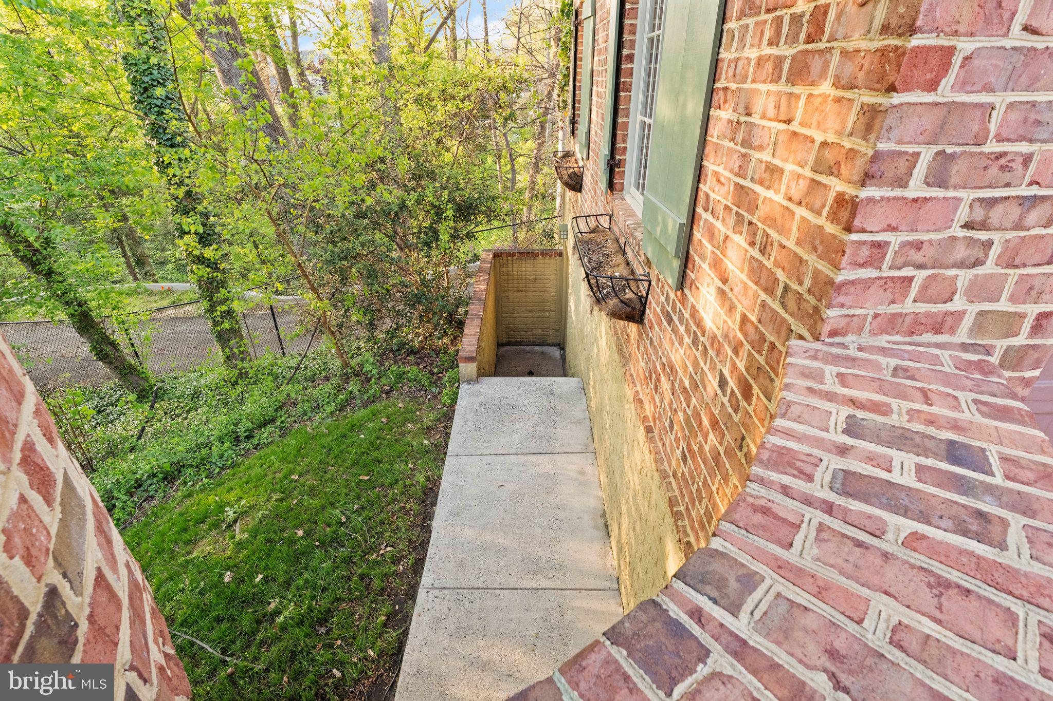 ARLINGWOOD - Residential