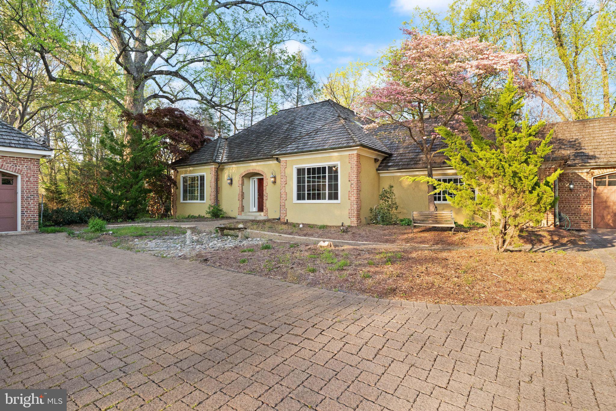 ARLINGWOOD - Residential