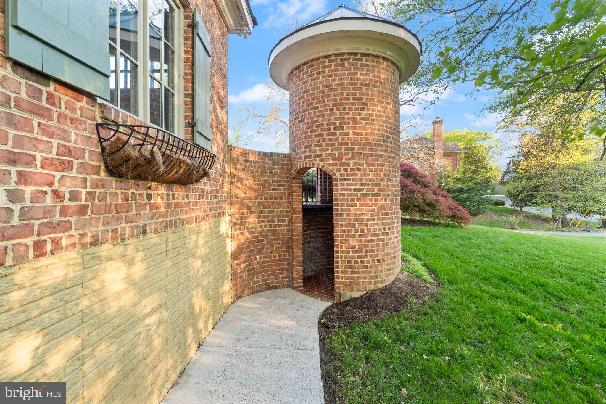 ARLINGWOOD - Residential