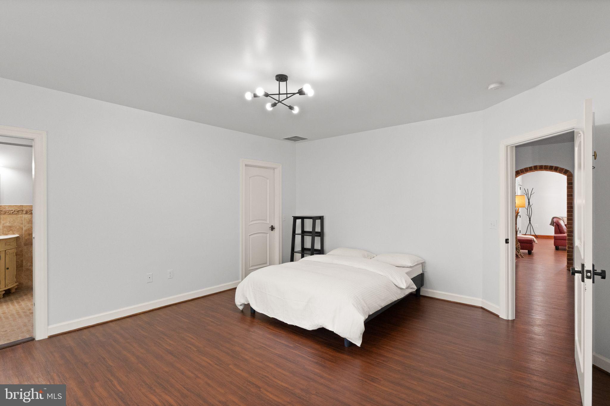 ARLINGWOOD - Residential