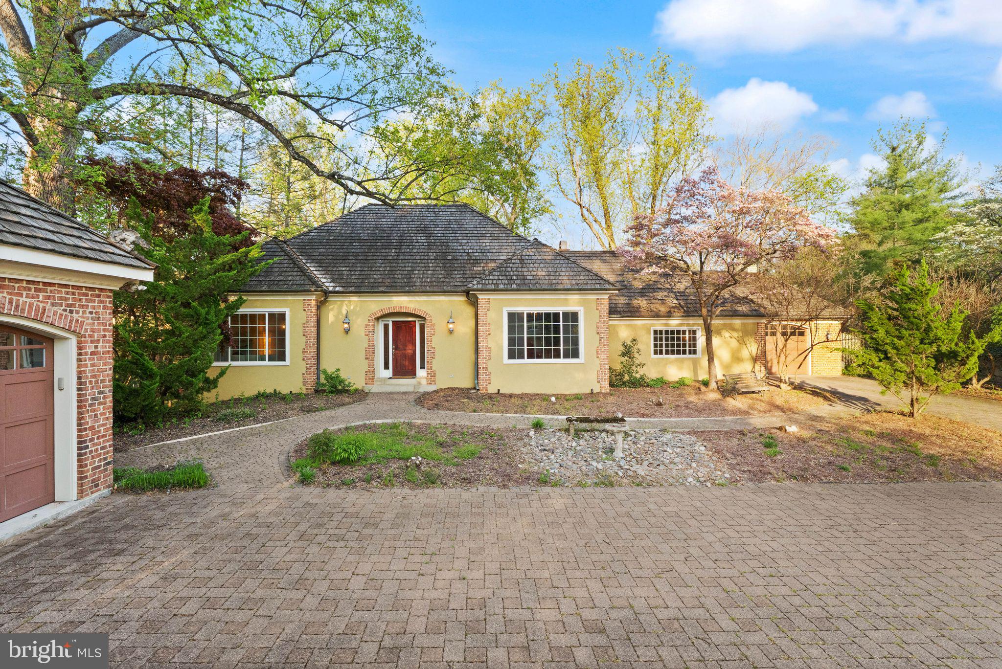 ARLINGWOOD - Residential