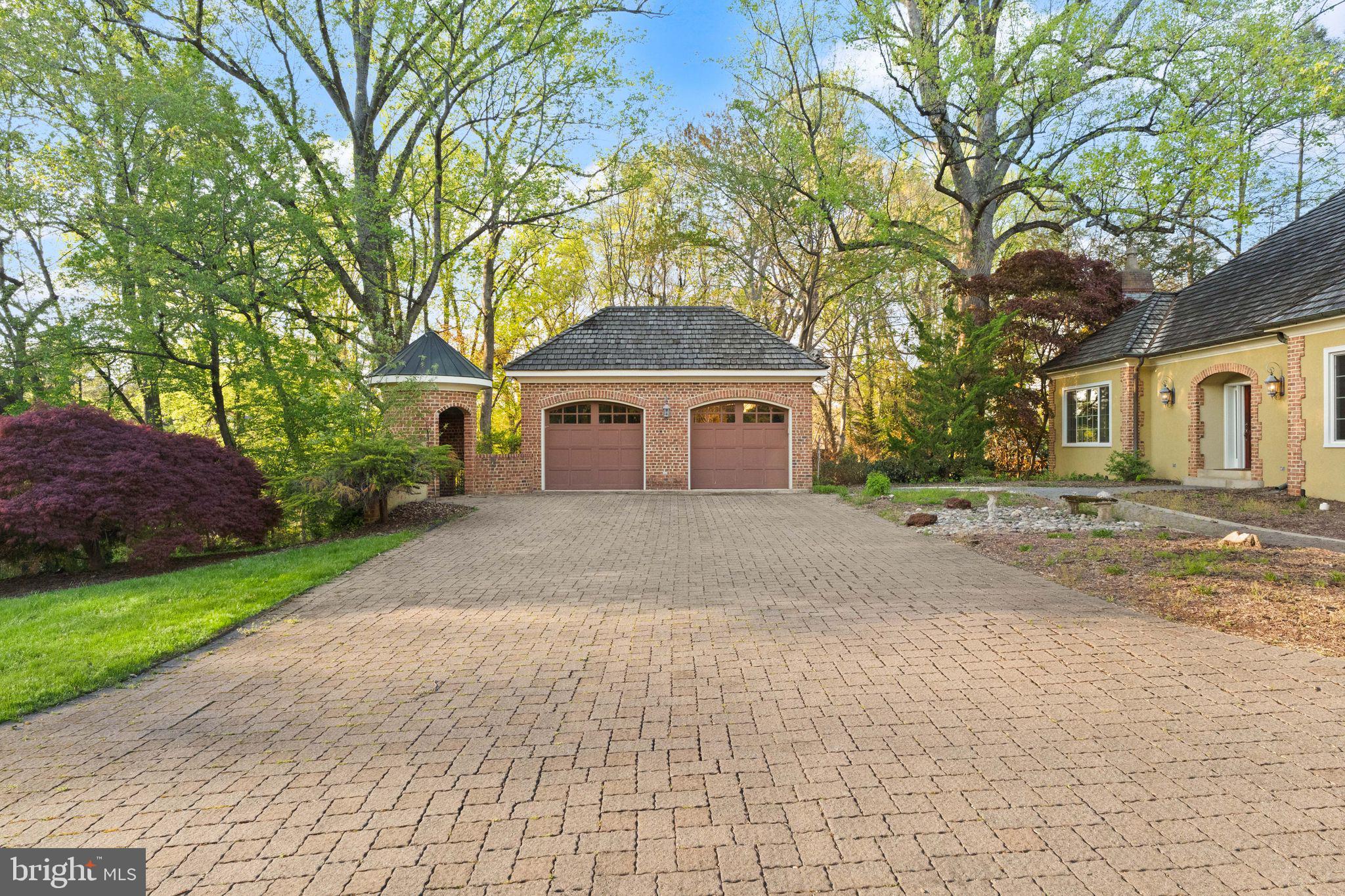 ARLINGWOOD - Residential