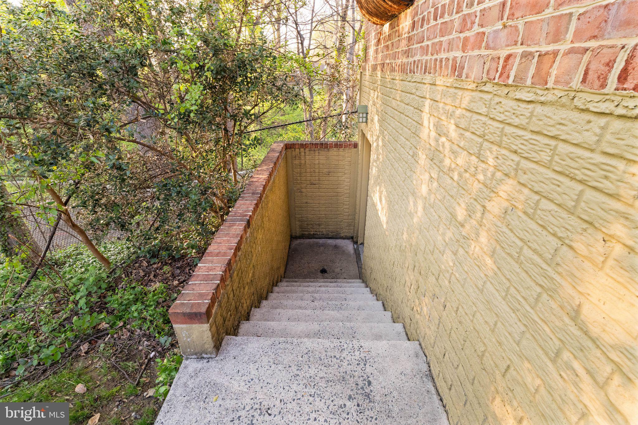 ARLINGWOOD - Residential