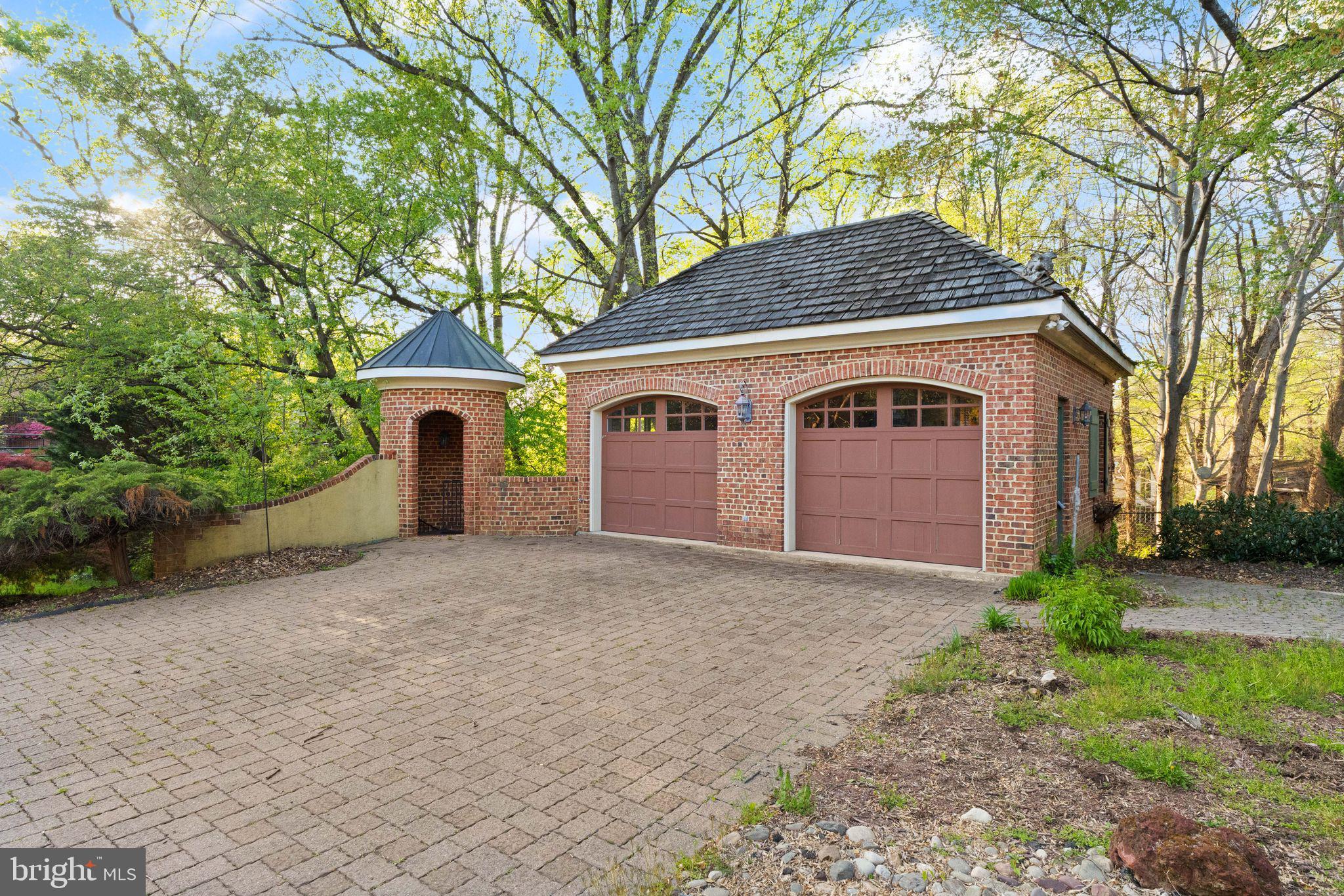 ARLINGWOOD - Residential