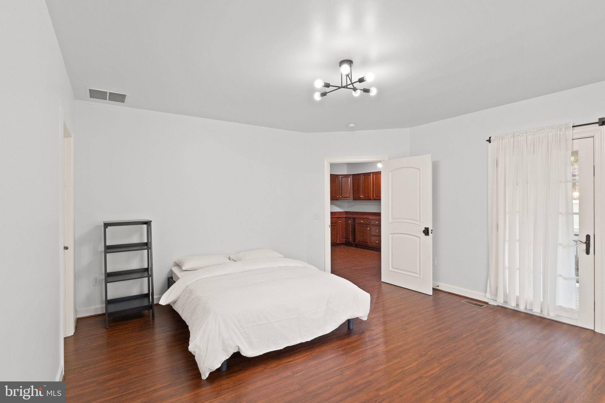 ARLINGWOOD - Residential