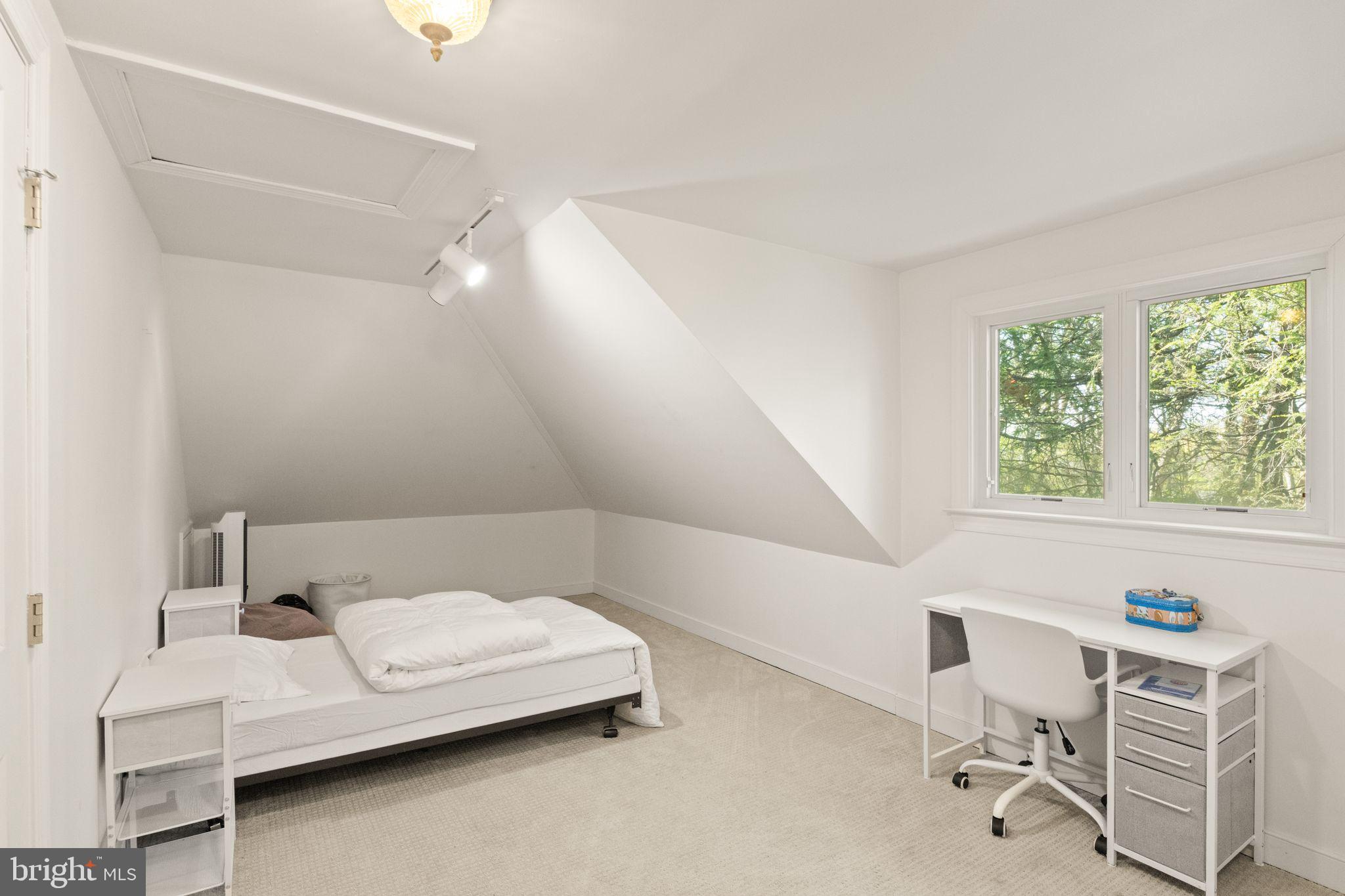 ARLINGWOOD - Residential