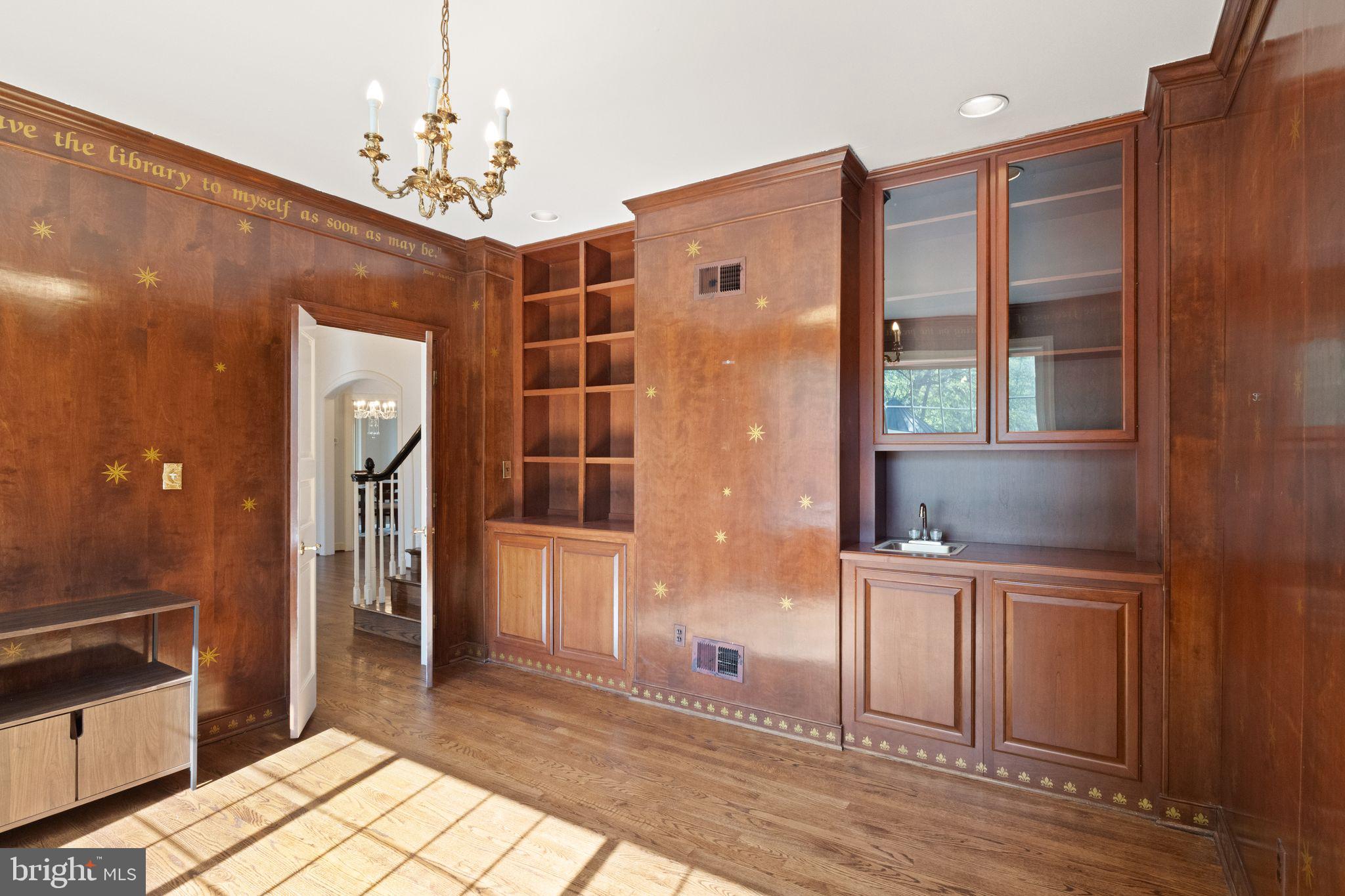 ARLINGWOOD - Residential