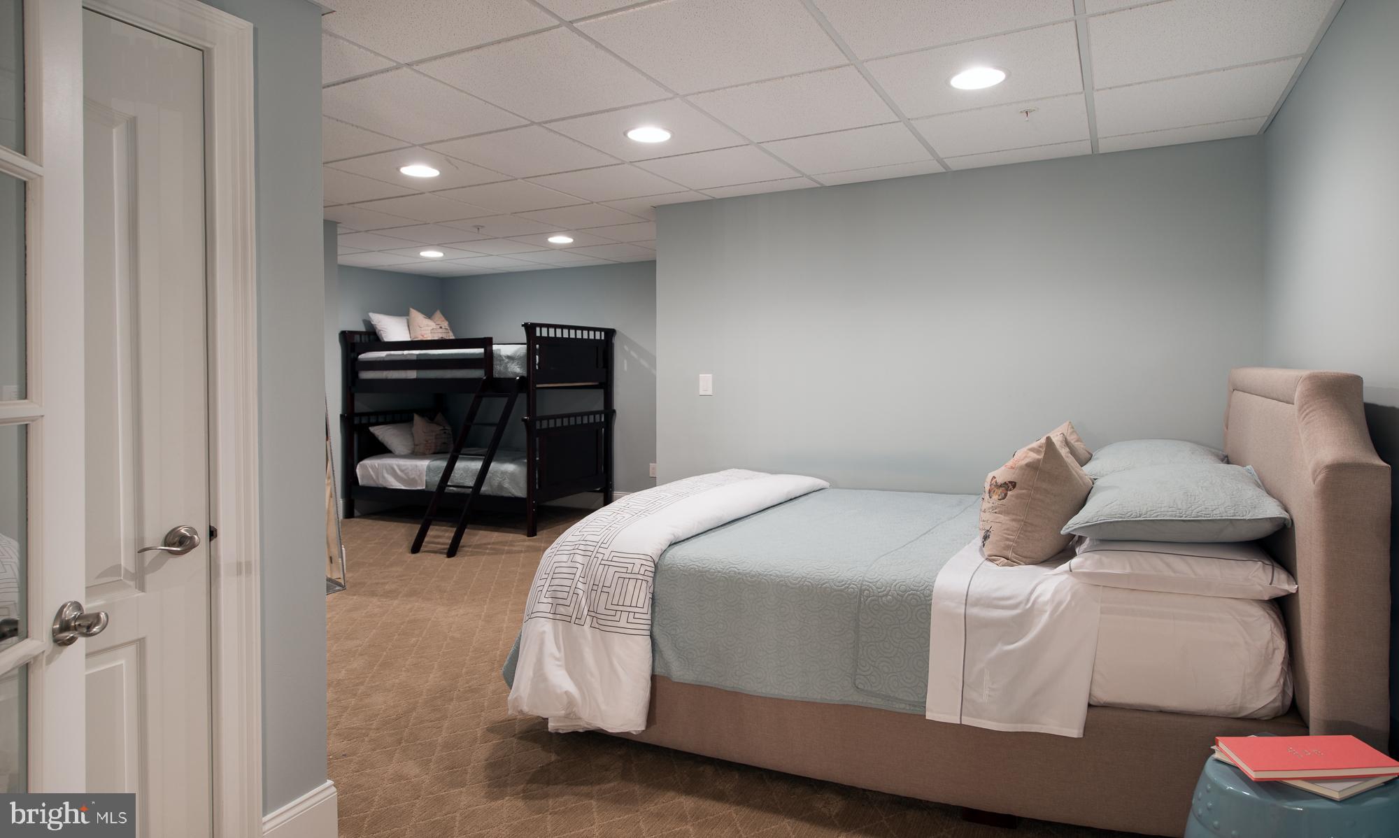 APPLEBROOK MEADOWS - Residential