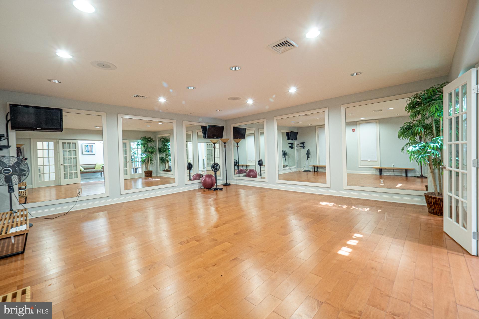 APPLEBROOK MEADOWS - Residential