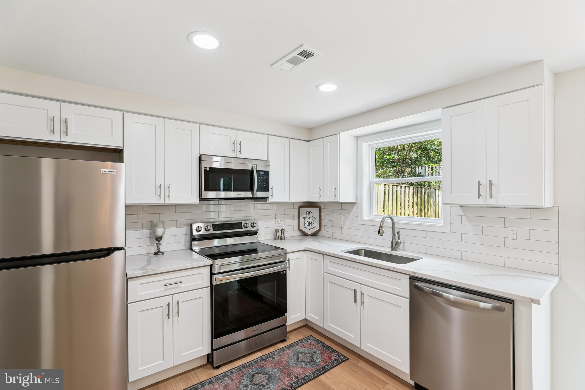 ASBURY WOODS - Residential