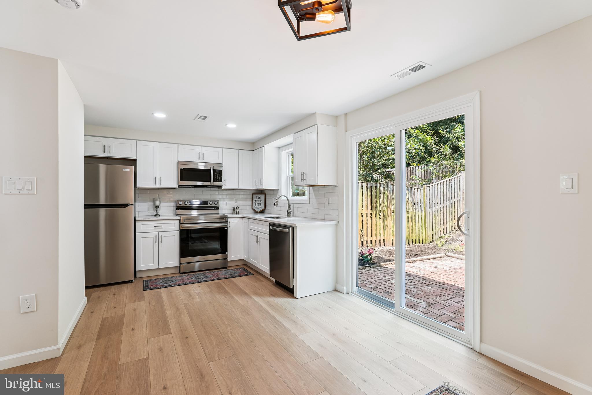 ASBURY WOODS - Residential