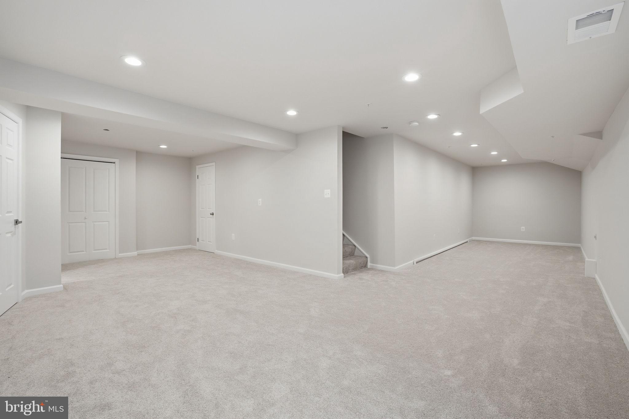 MEADE'S CROSSING - Residential