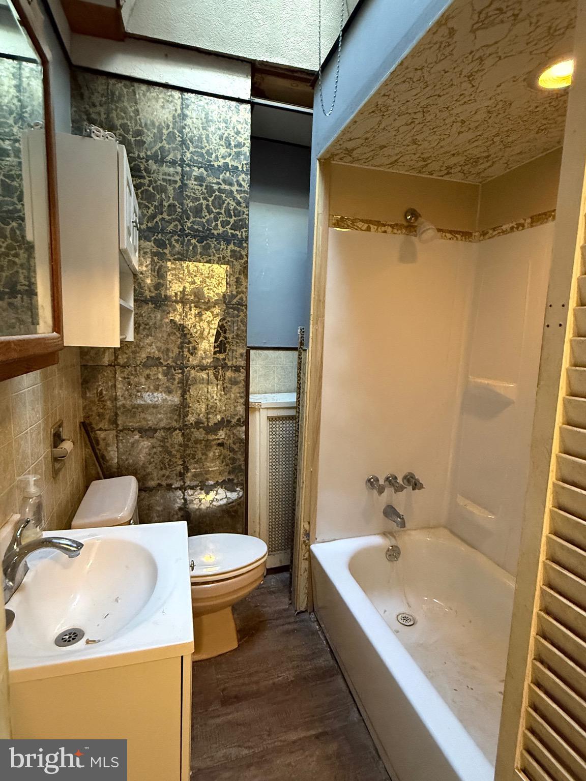 KENSINGTON - Residential