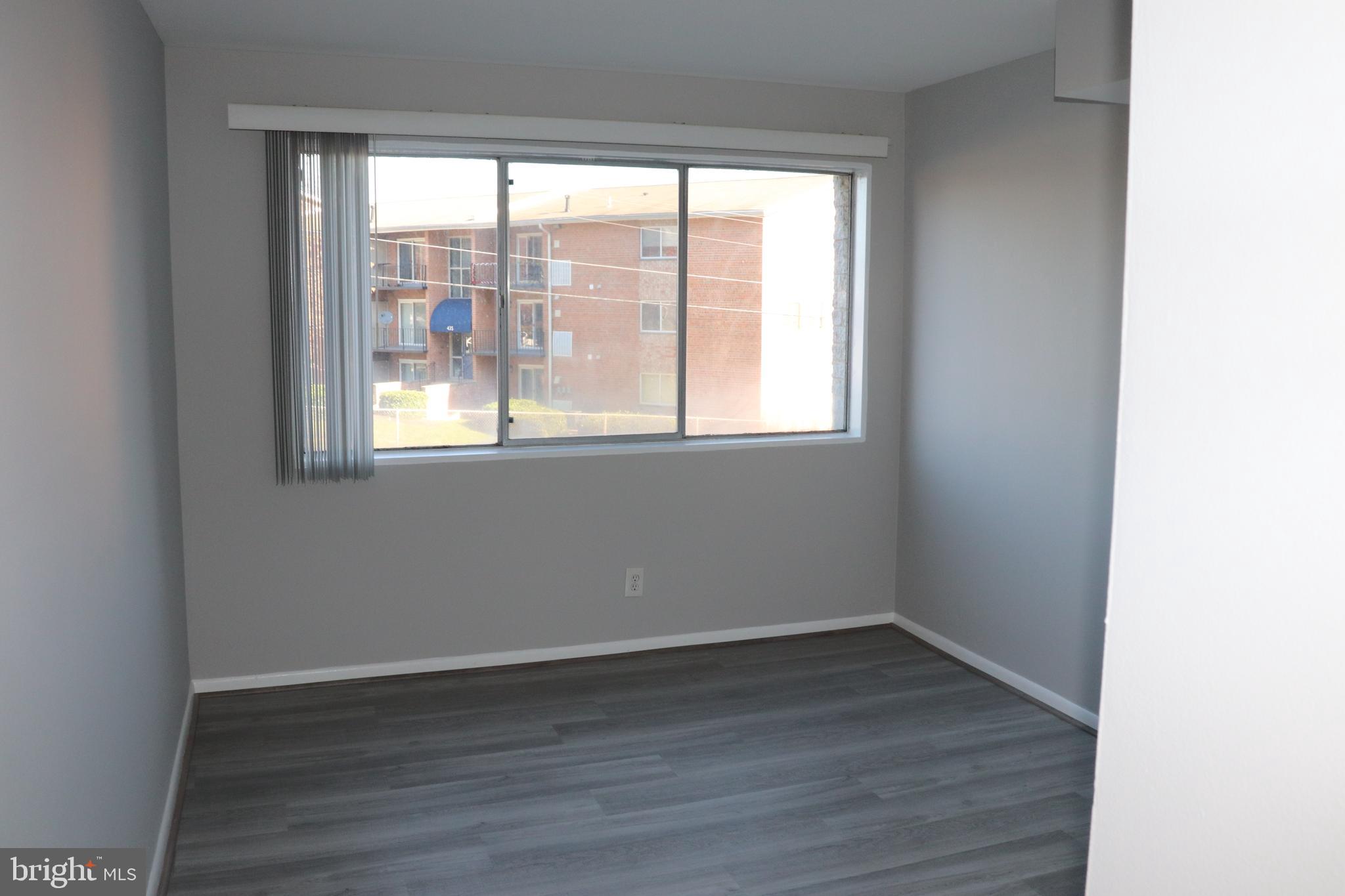 THE SEASONS - Residential