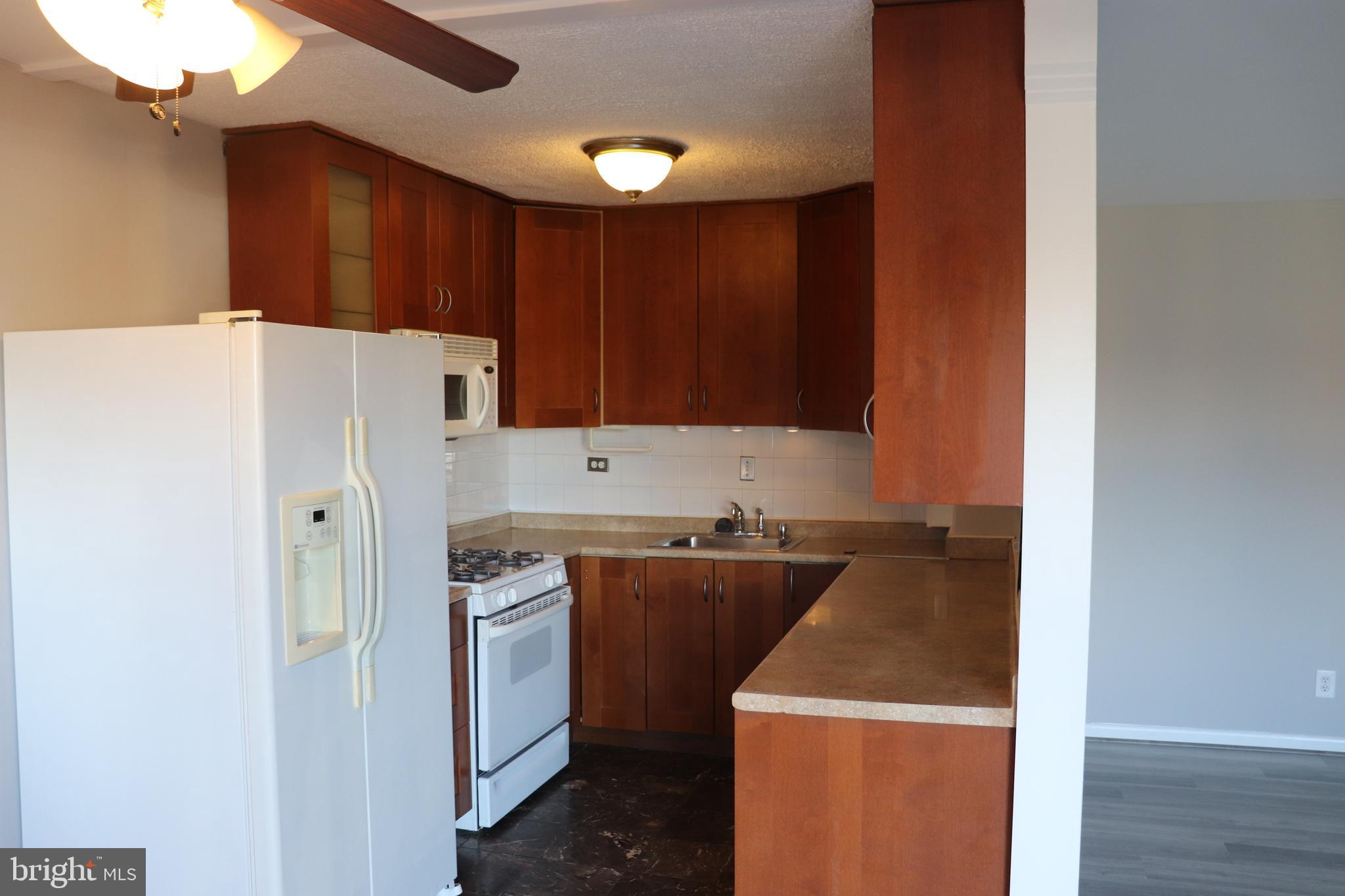 THE SEASONS - Residential