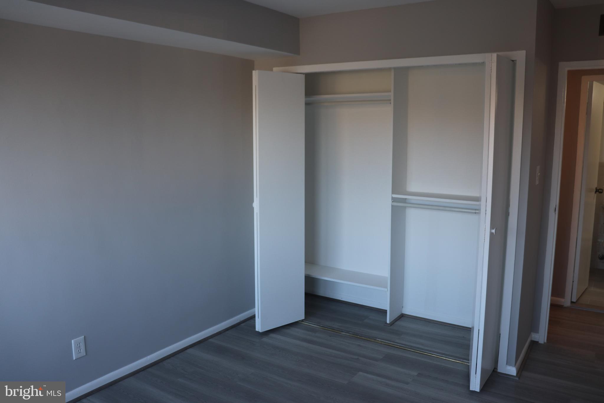 THE SEASONS - Residential