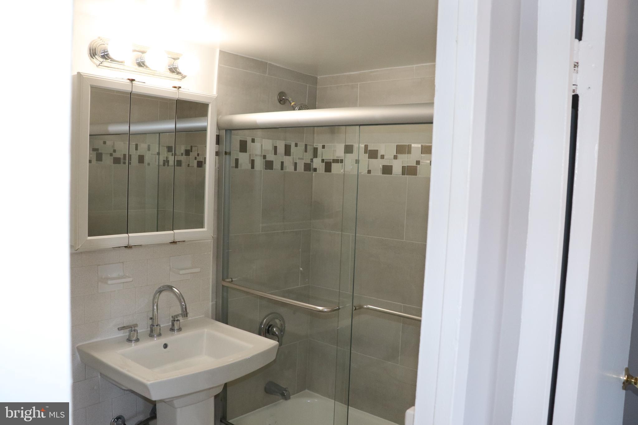 THE SEASONS - Residential