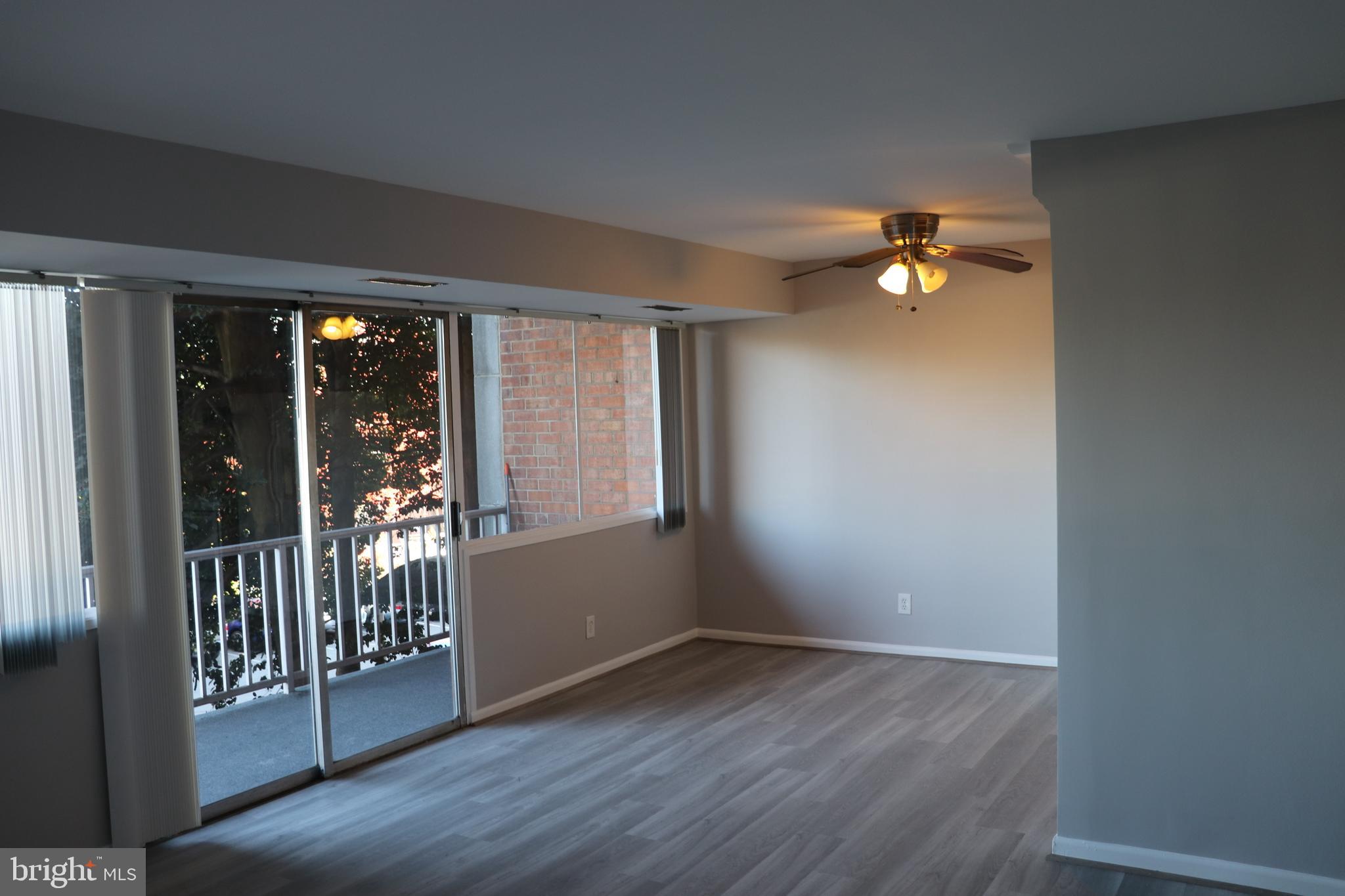 THE SEASONS - Residential