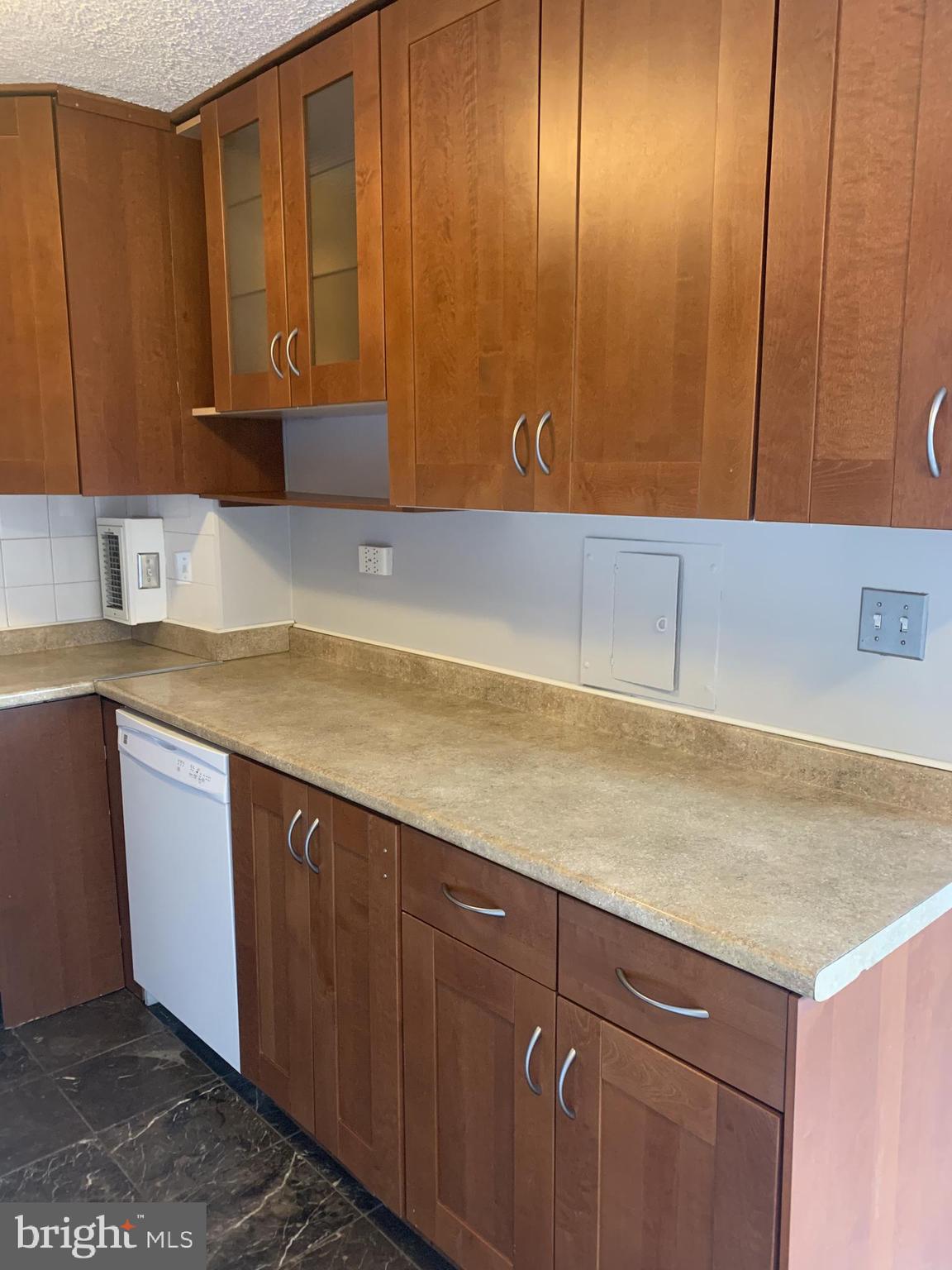 THE SEASONS - Residential