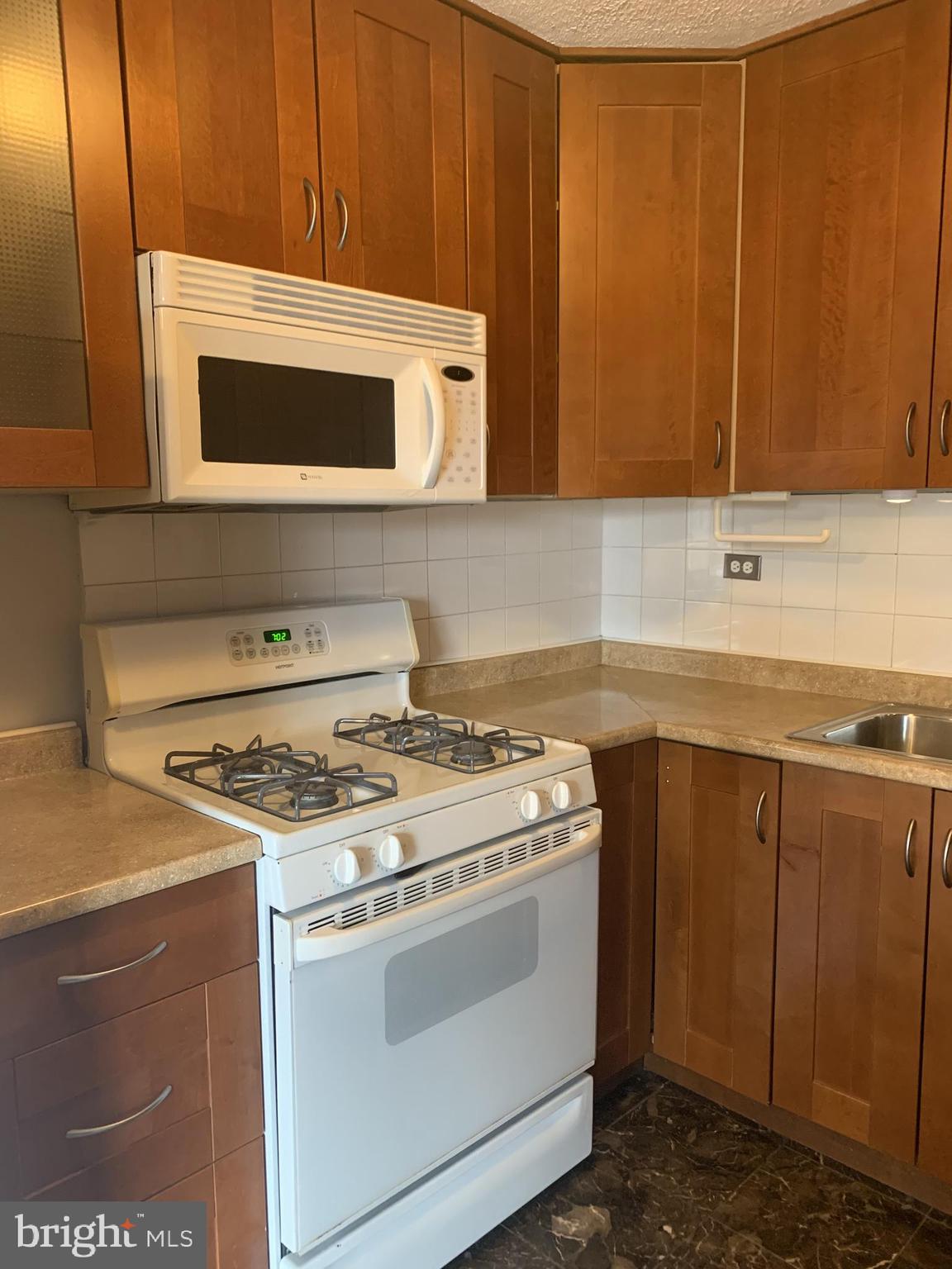 THE SEASONS - Residential