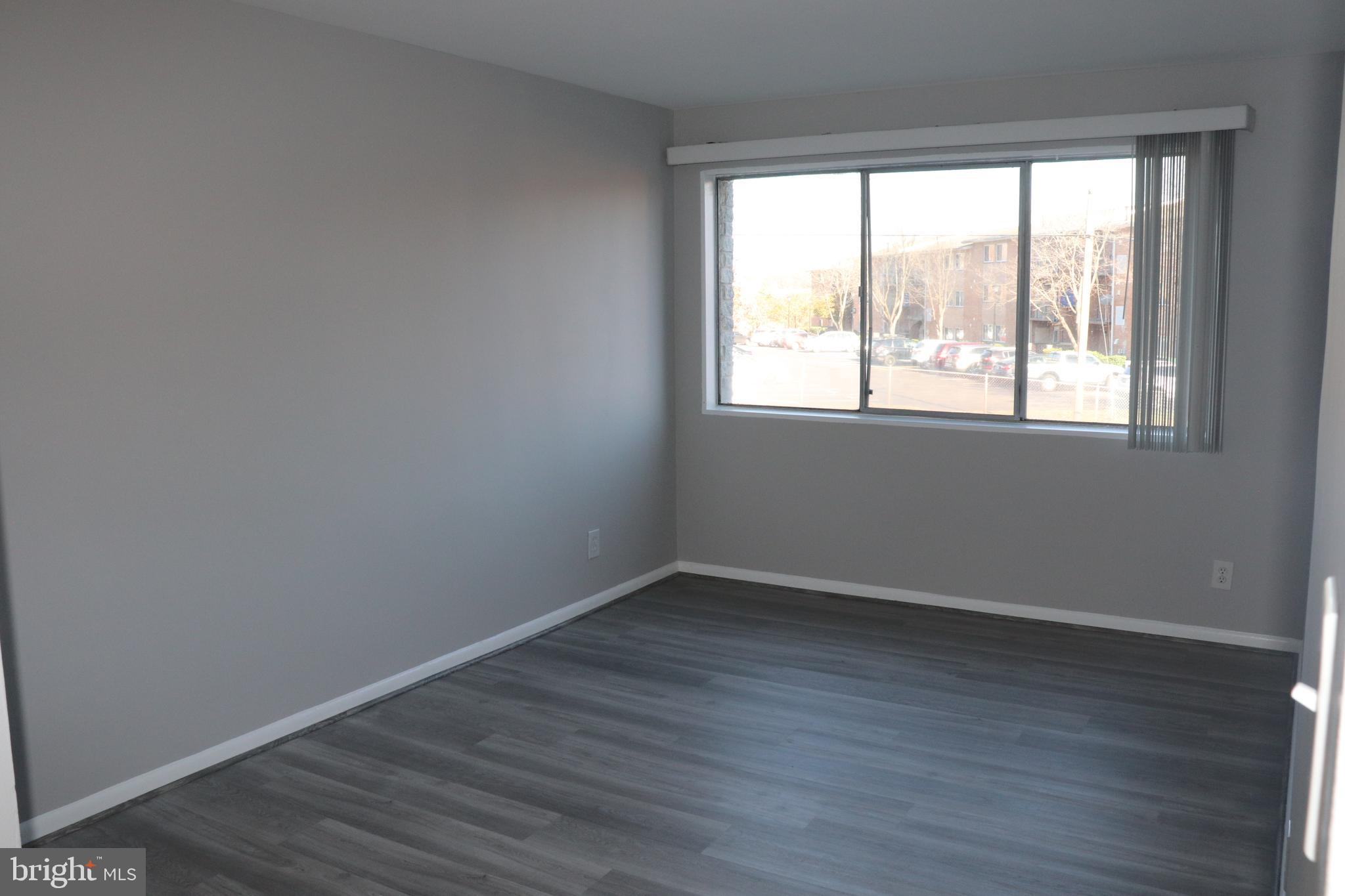 THE SEASONS - Residential