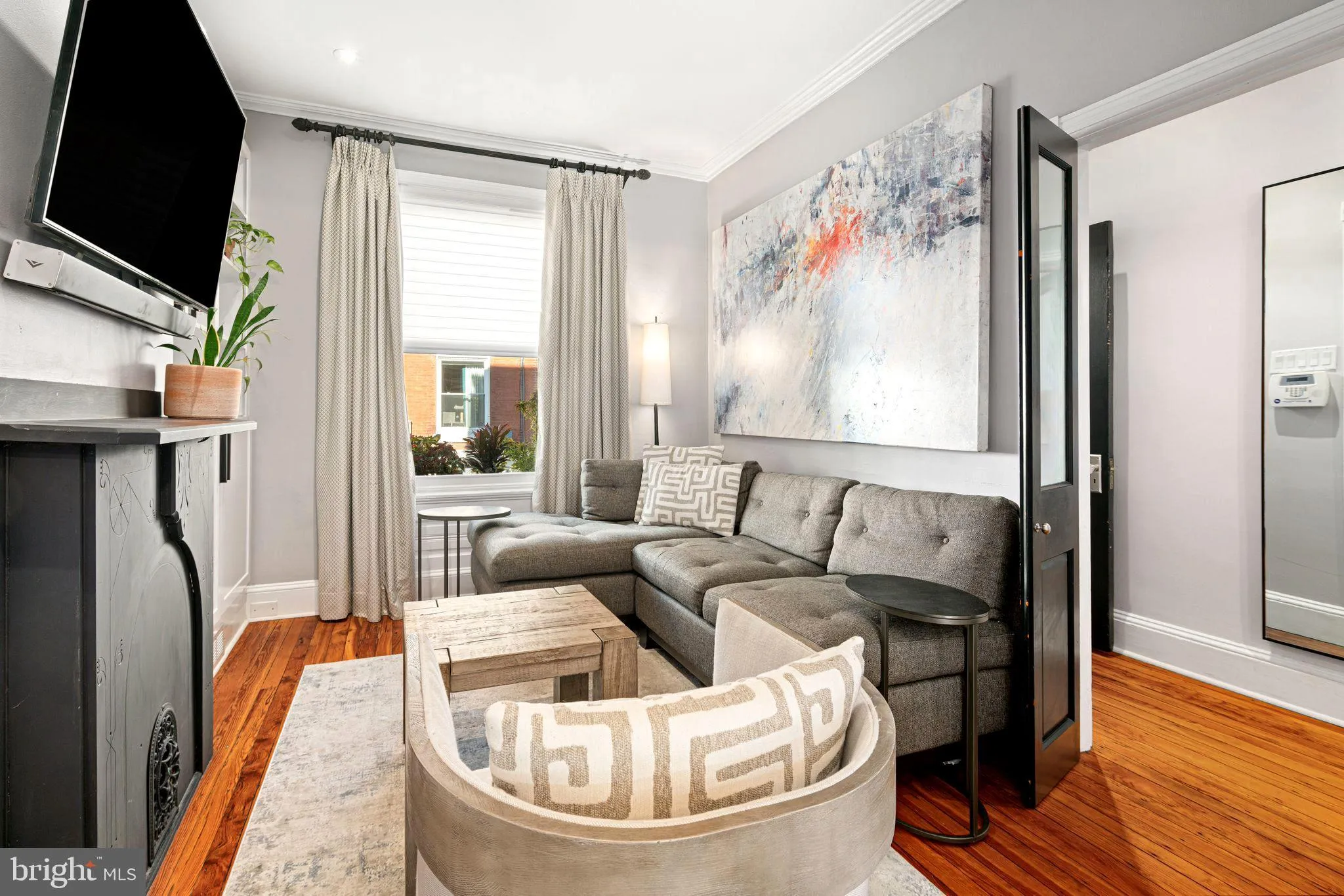 Philadelphia, Pennsylvania 19130, United States, 4 Bedrooms Bedrooms, ,3 BathroomsBathrooms,Residential,Contingent,32537