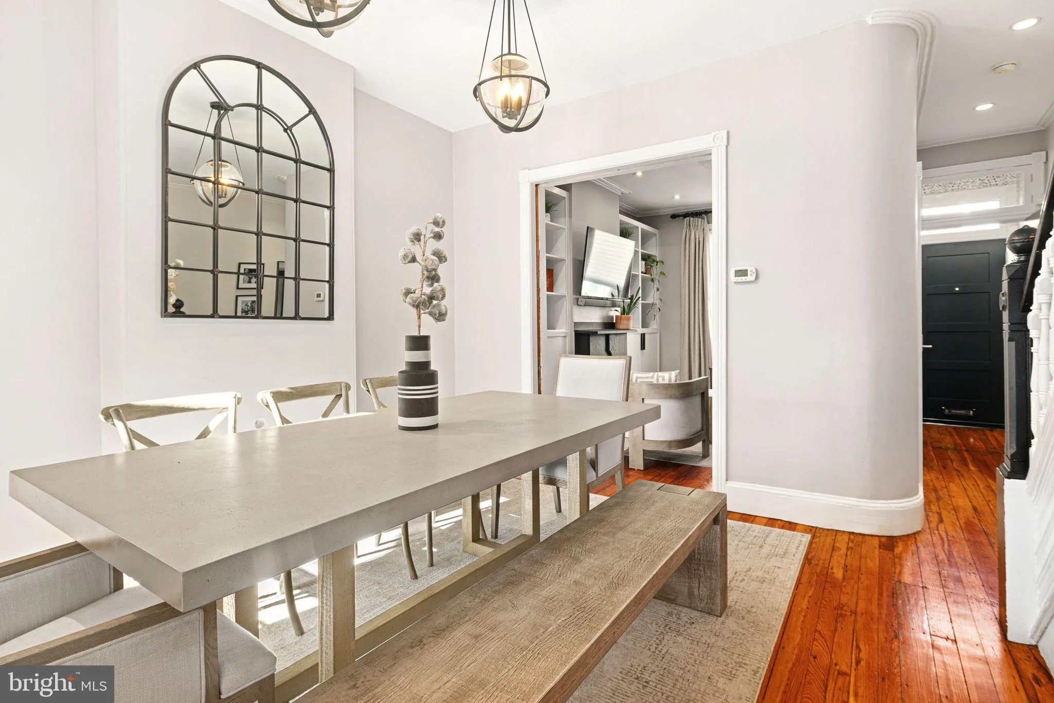 Philadelphia, Pennsylvania 19130, United States, 4 Bedrooms Bedrooms, ,3 BathroomsBathrooms,Residential,Contingent,32537