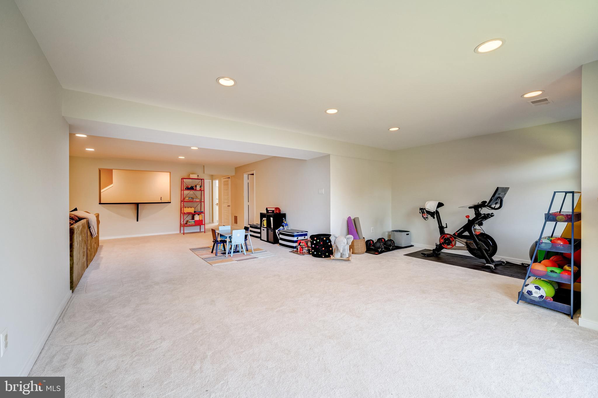 RESTON - Residential