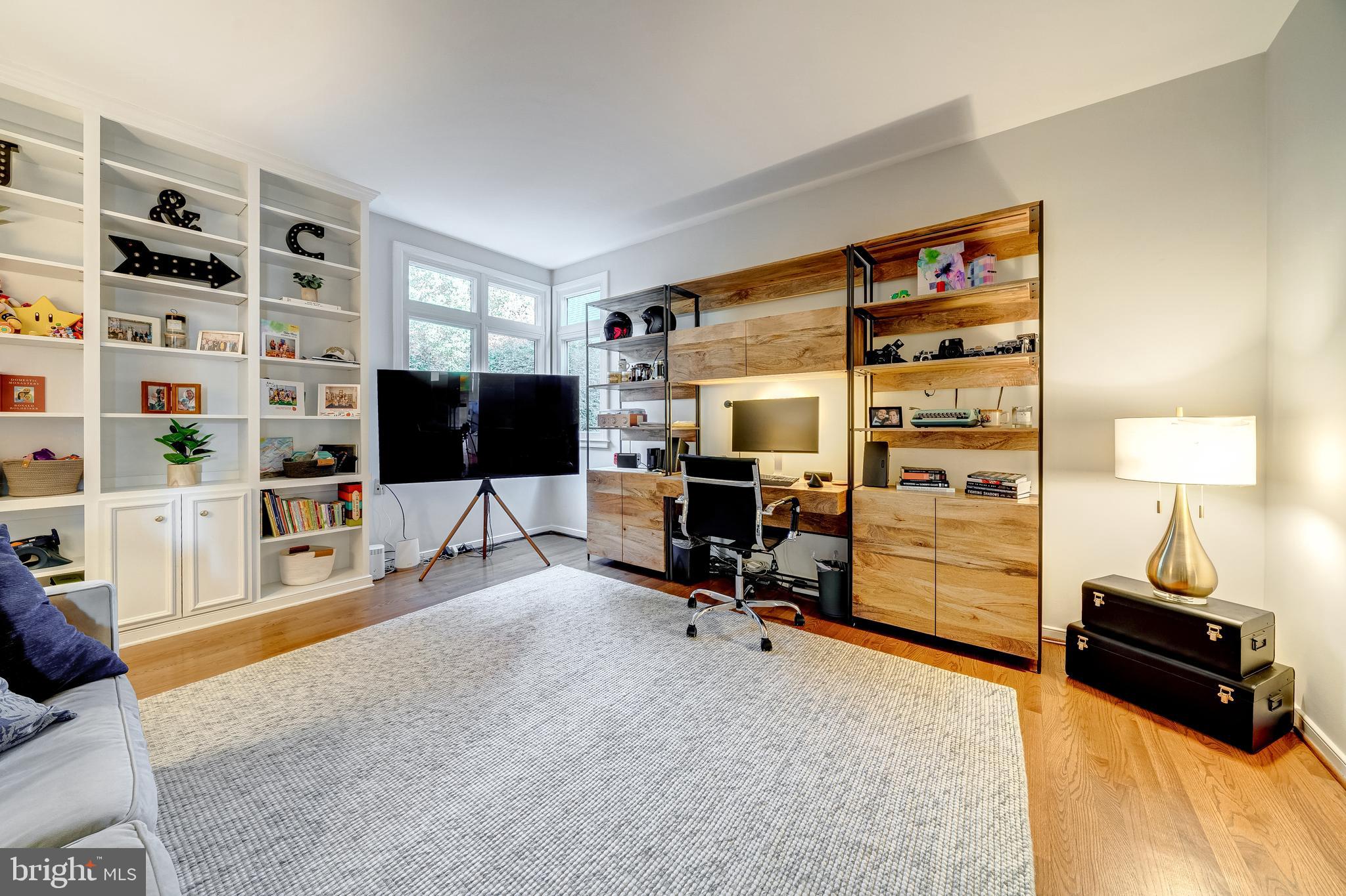 RESTON - Residential