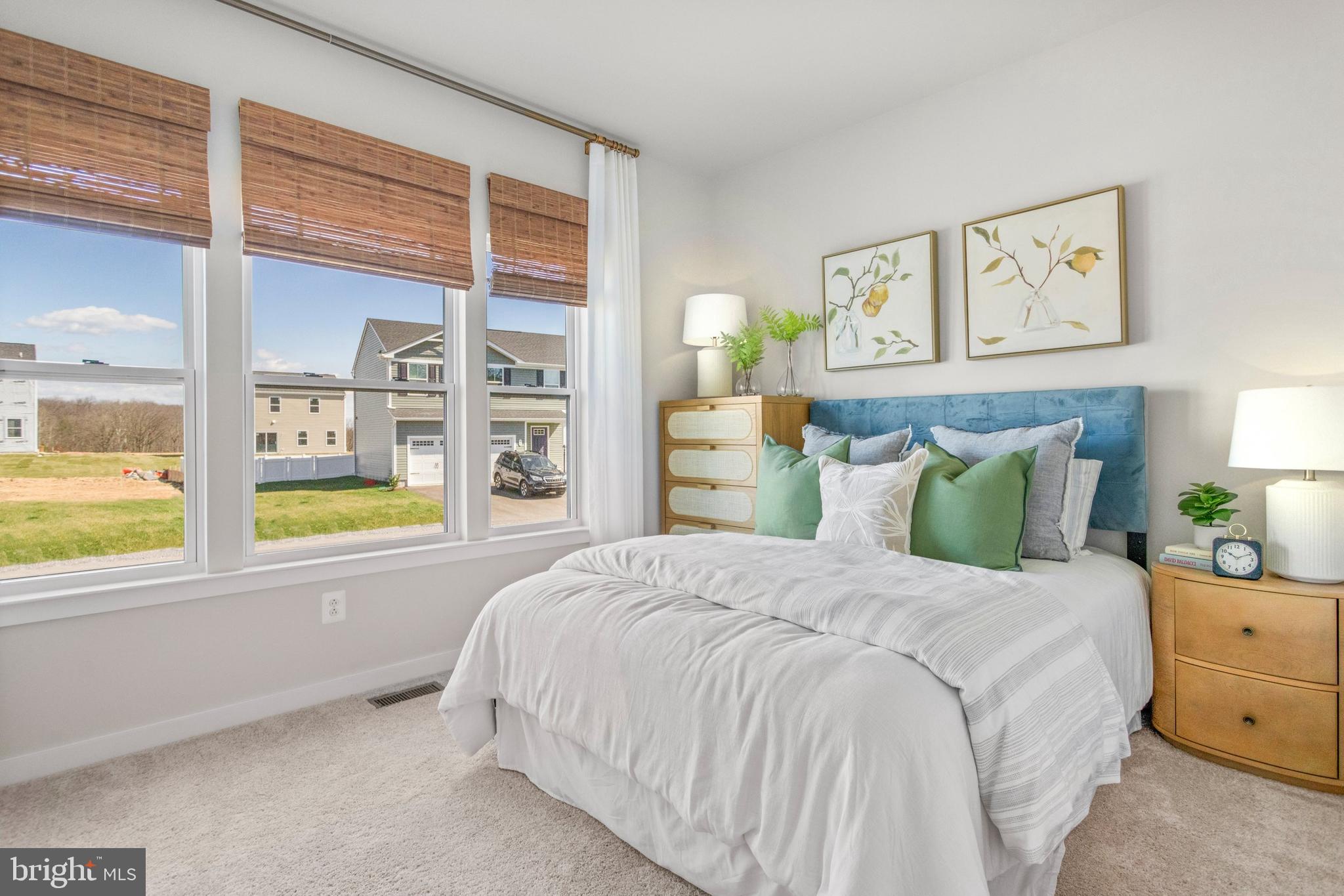 ABRAMS POINTE - Residential