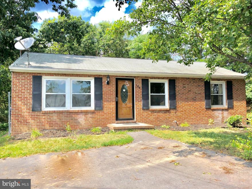 Remodeled and move in ready! Located in Country park, this is just minutes from i81 and rt 7. Great commuter location! This 3 BR 1 Bath house is ready to be called your home. Schedule a showing today!