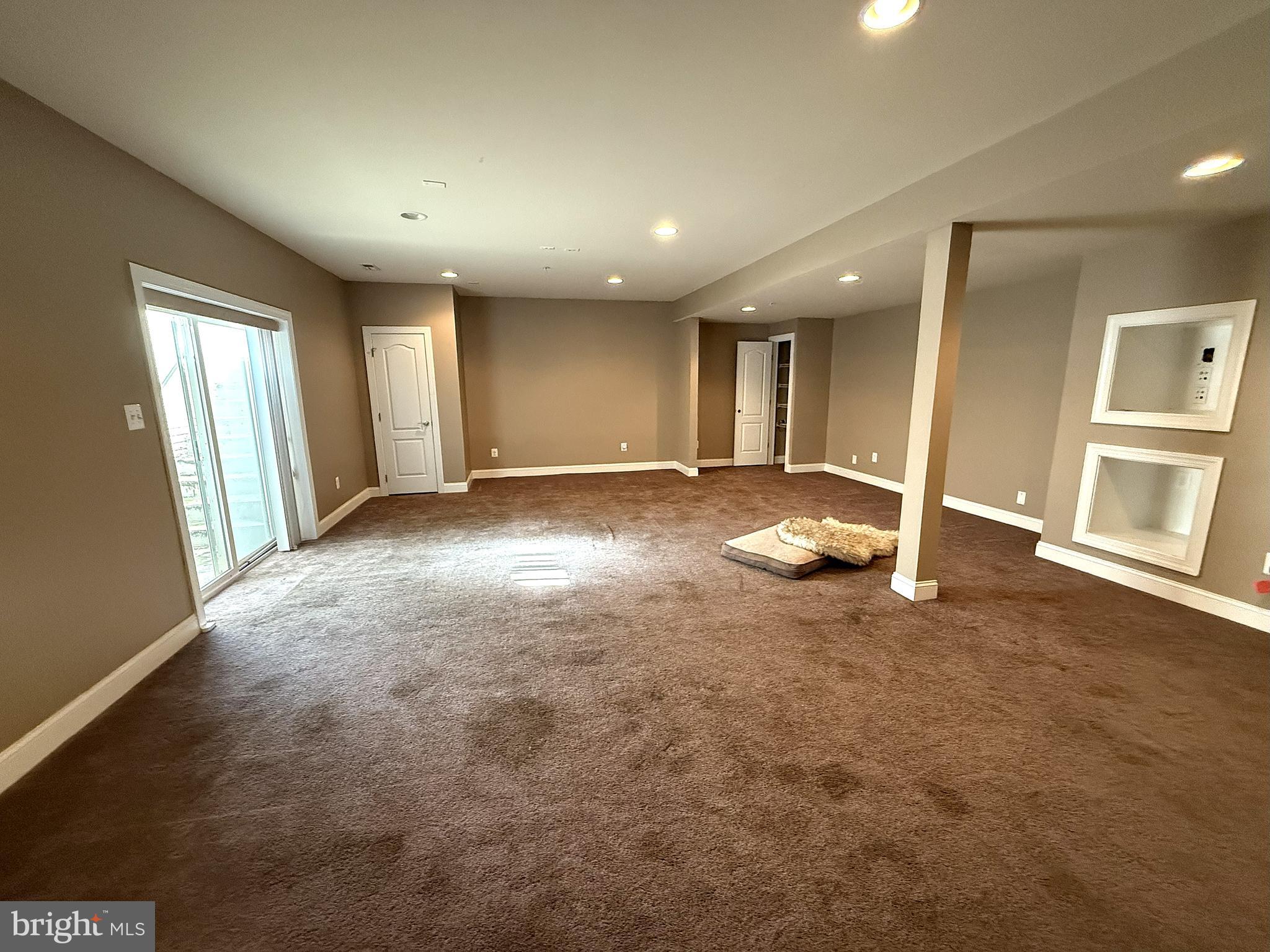 NORTH POINTE - Residential