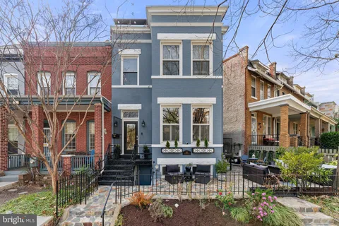 553 15th Street SE, Washington, DC MLS: DCDC2192408