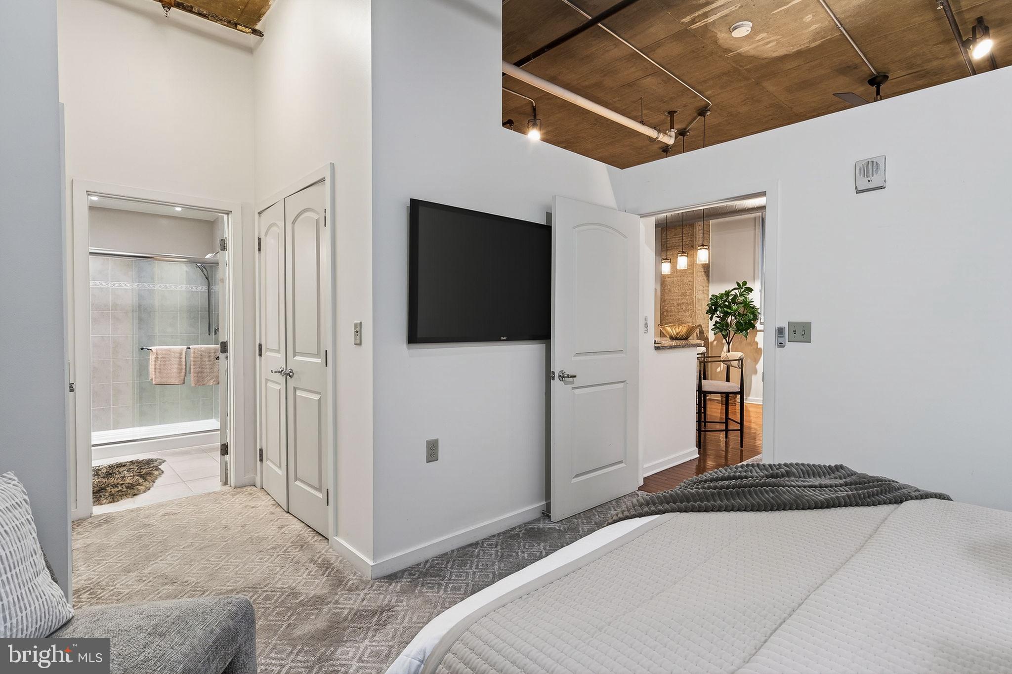 OLD CITY - Residential