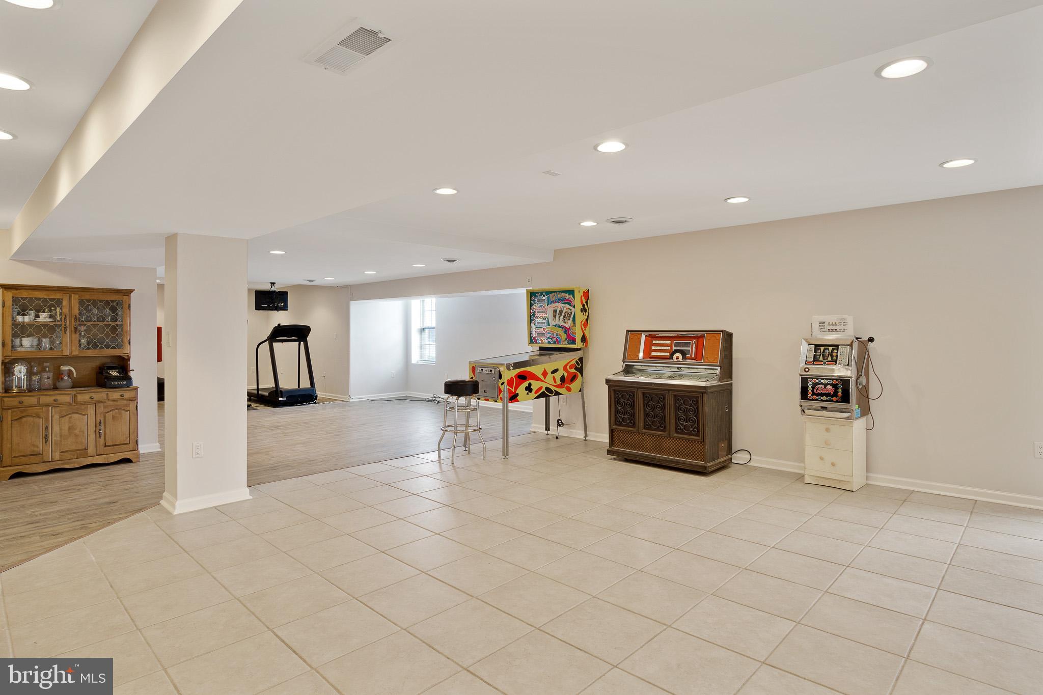 CHANTILLY MANOR - Residential