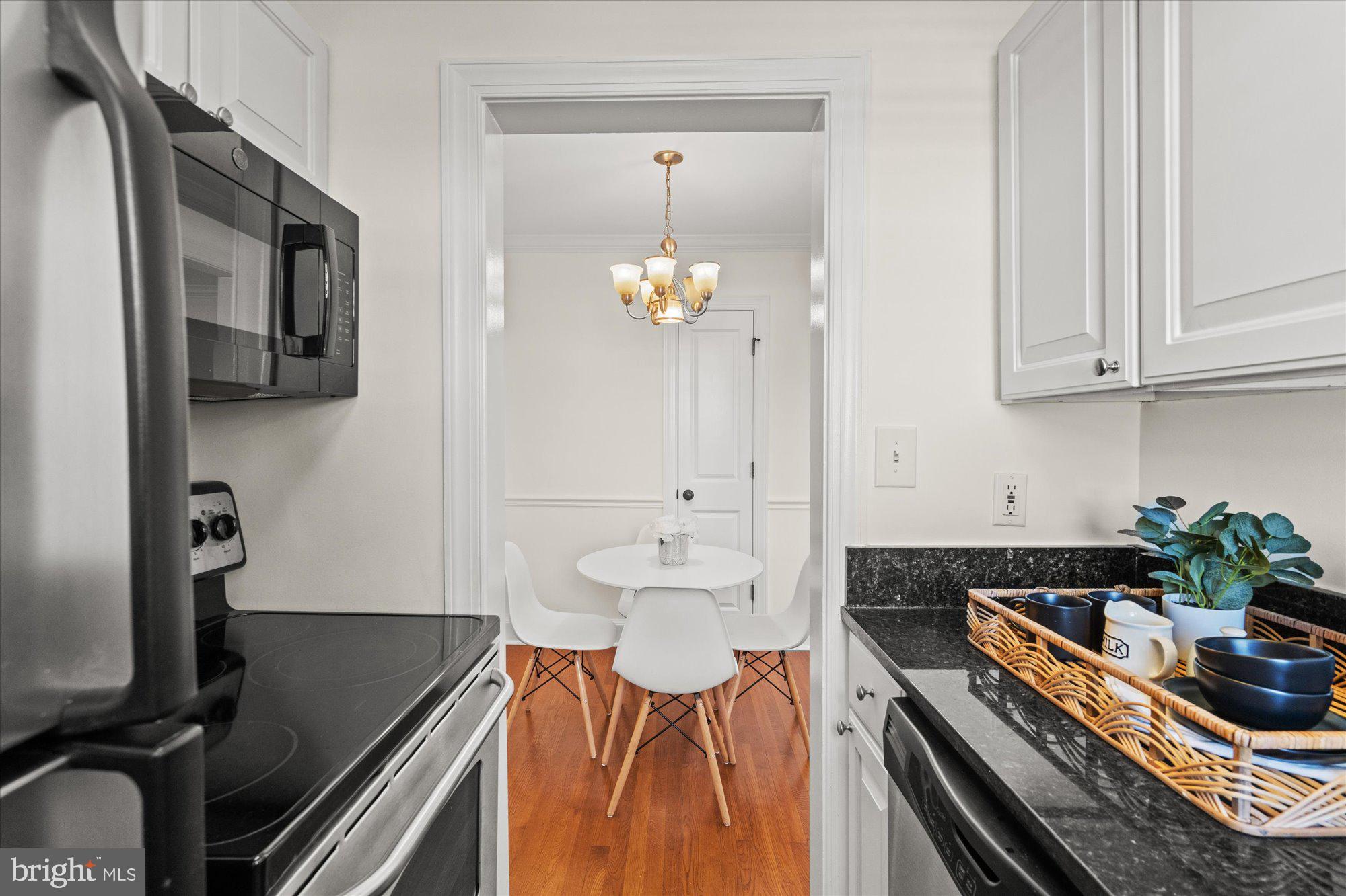 OLD TOWN ALEXANDRIA - Residential