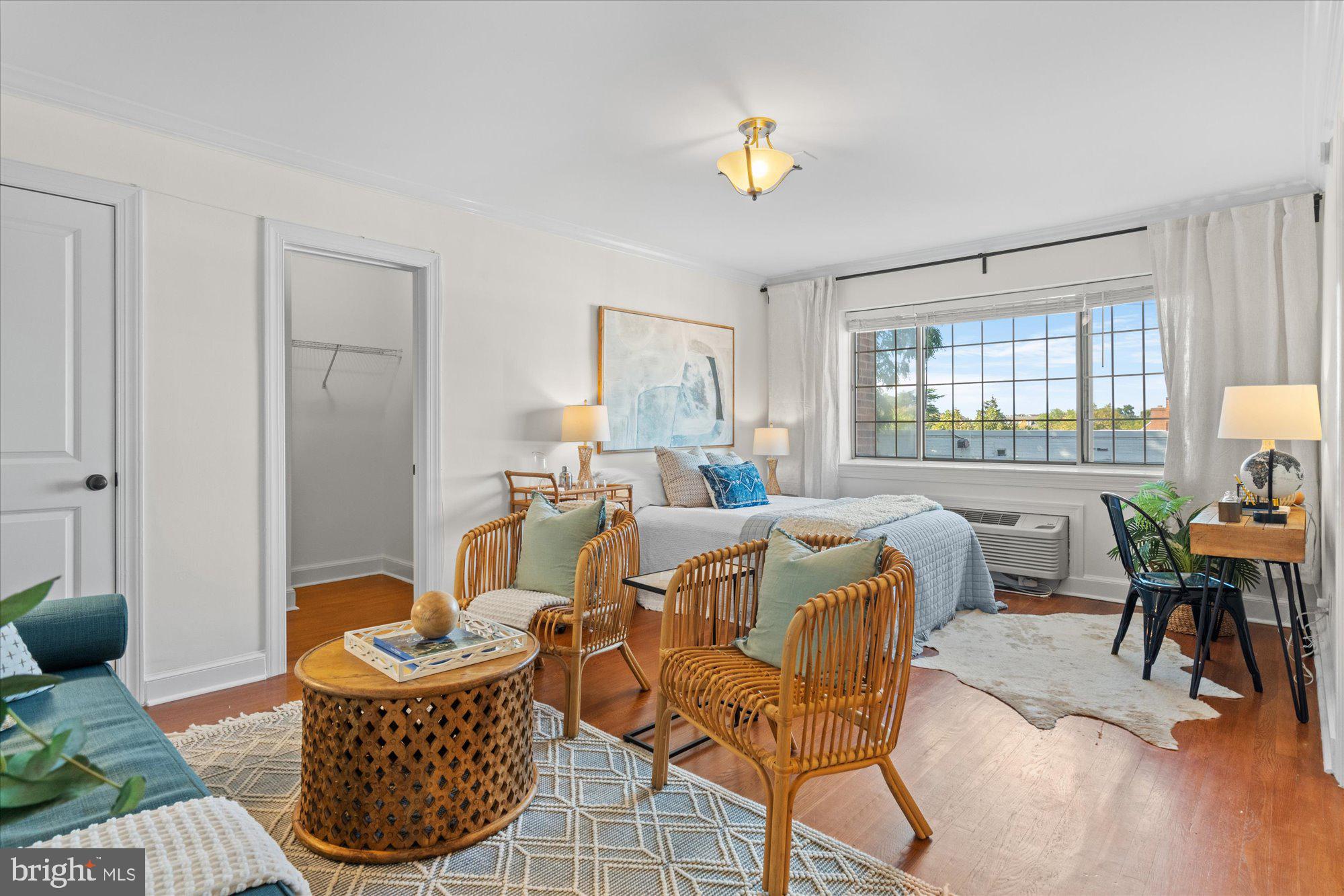 OLD TOWN ALEXANDRIA - Residential